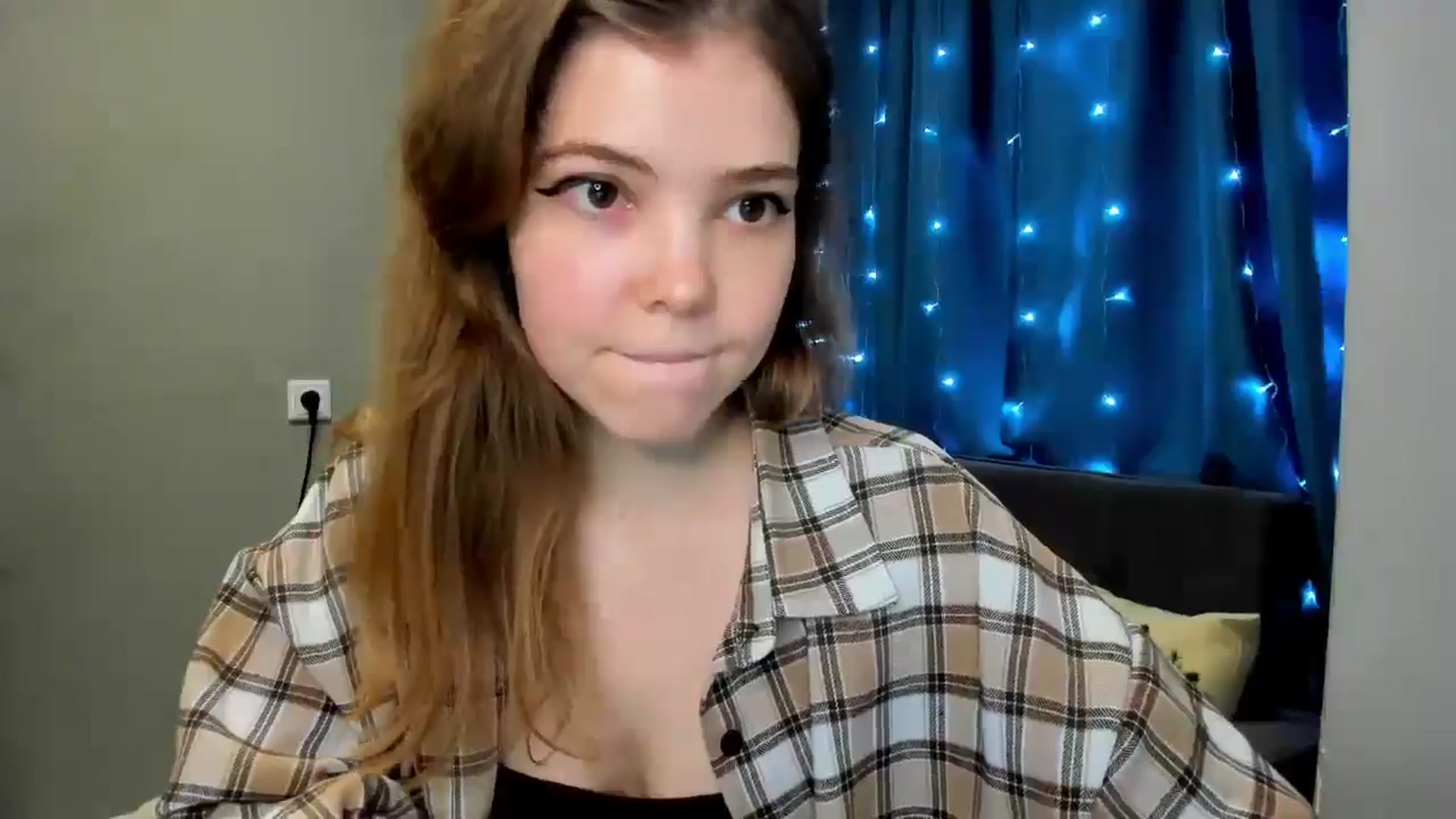 Gallery image thumbnail from EffyShy's myfreecams stream on, 12/24/2024, 12:29 image 3 of 20