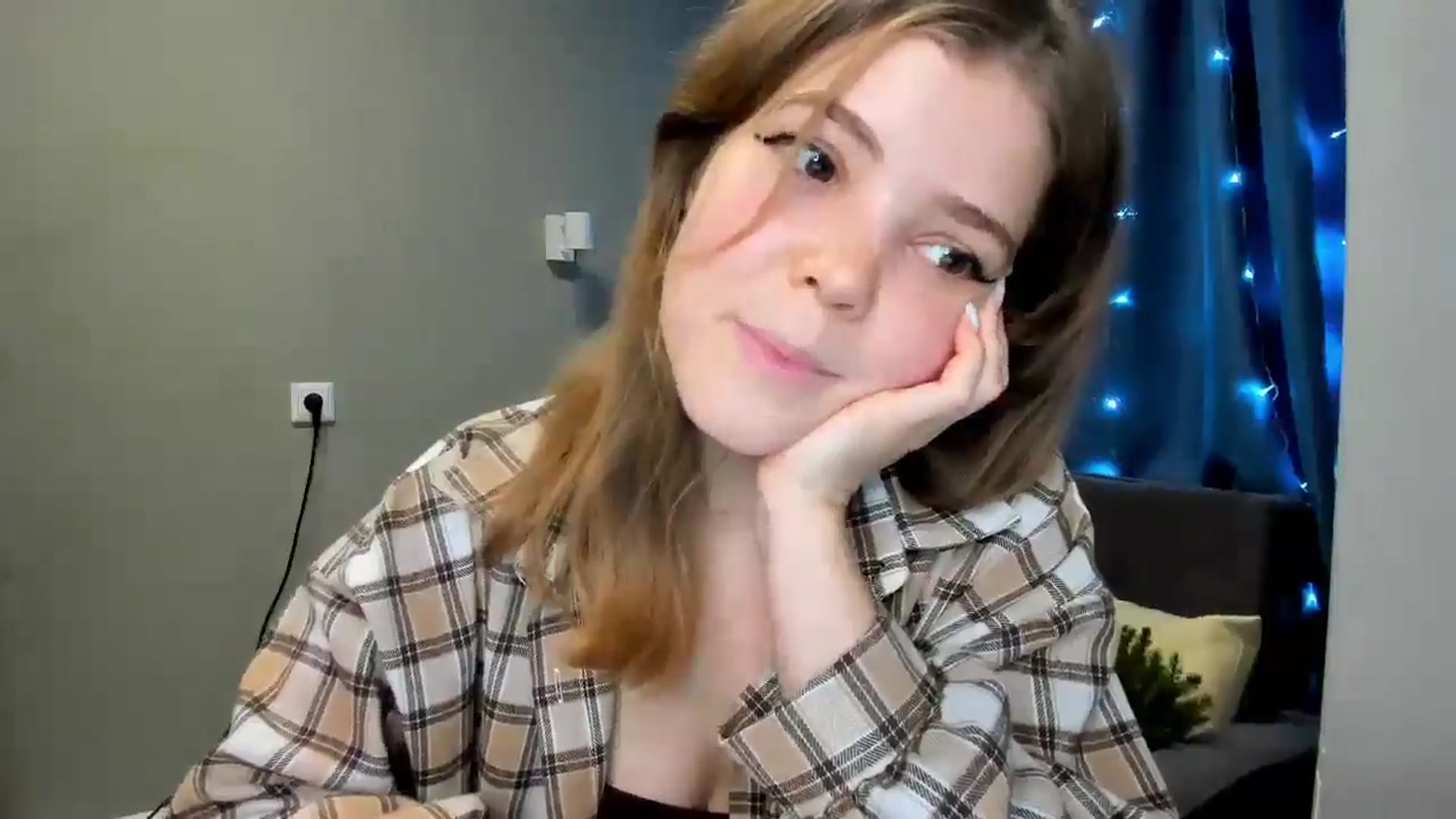 Gallery image thumbnail from EffyShy's myfreecams stream on, 12/24/2024, 16:37 image 13 of 20