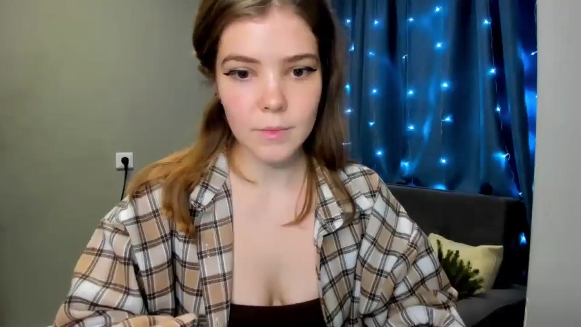 Gallery image thumbnail from EffyShy's myfreecams stream on, 12/24/2024, 16:37 image 4 of 20