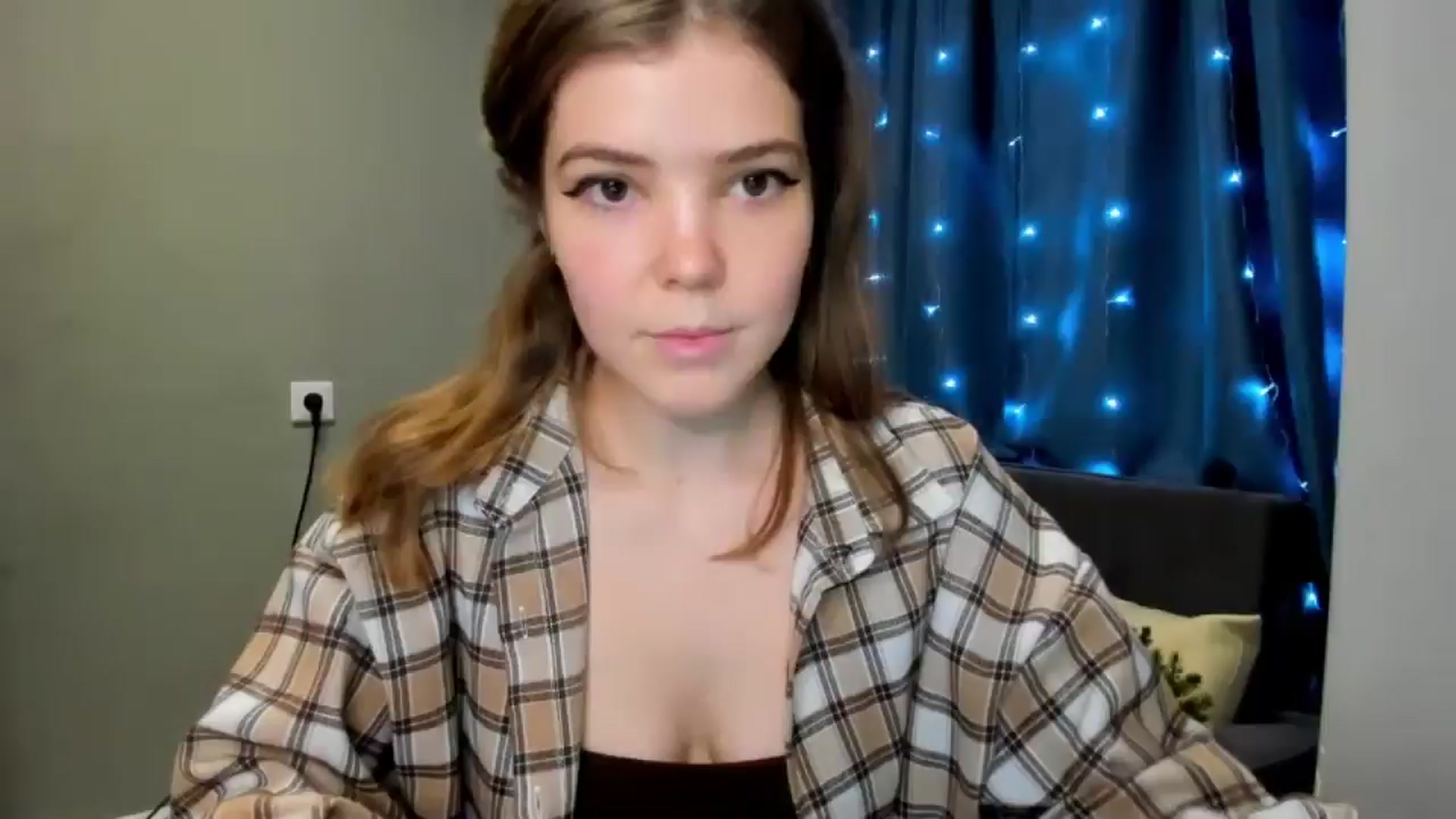 Gallery image thumbnail from EffyShy's myfreecams stream on, 12/24/2024, 16:37 image 1 of 20