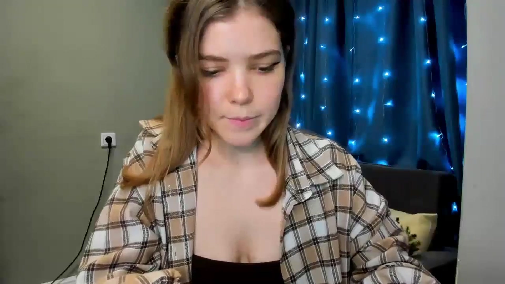 Gallery image thumbnail from EffyShy's myfreecams stream on, 12/24/2024, 17:12 image 11 of 20