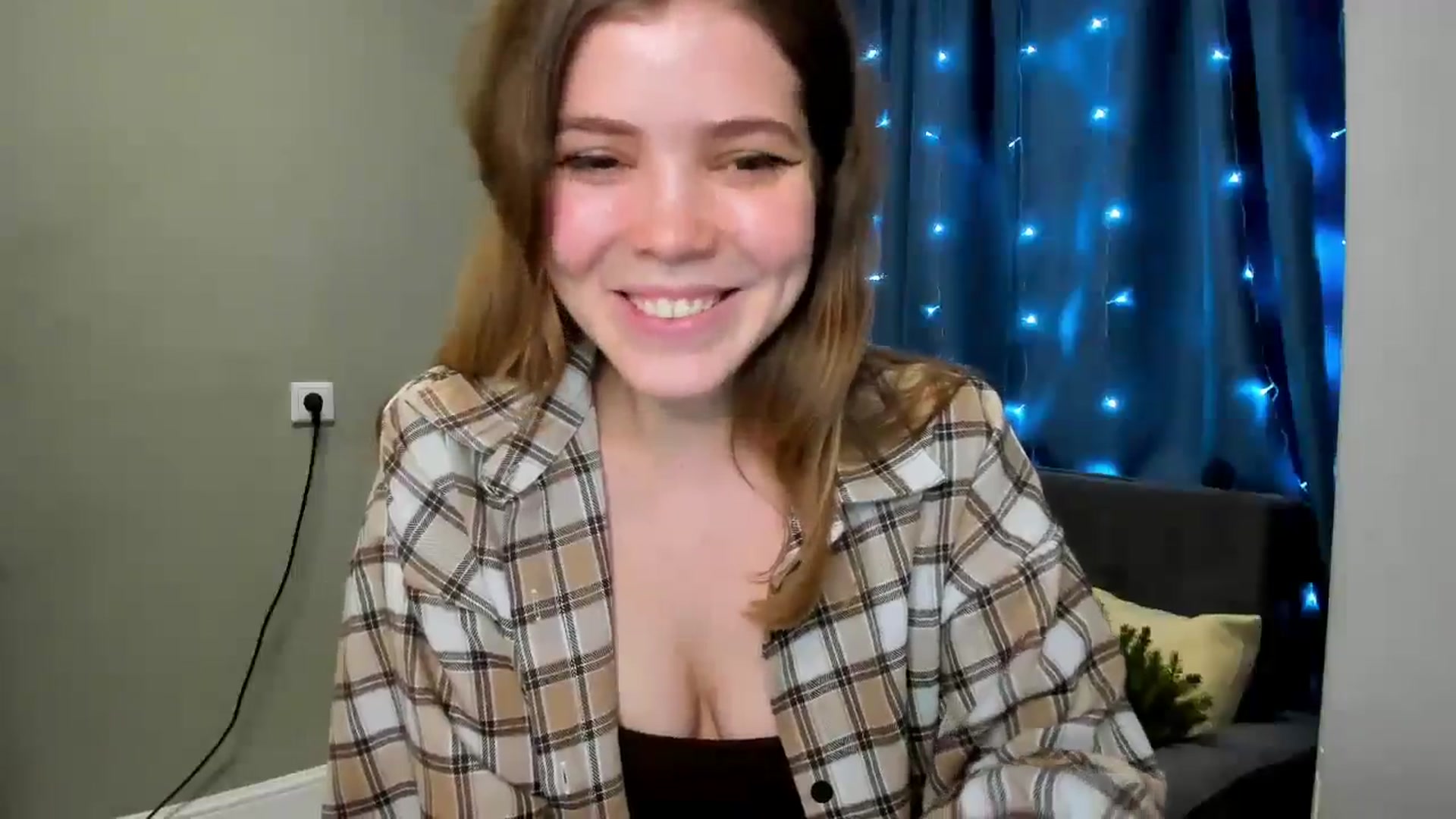 Gallery image thumbnail from EffyShy's myfreecams stream on, 12/24/2024, 17:35 image 14 of 20
