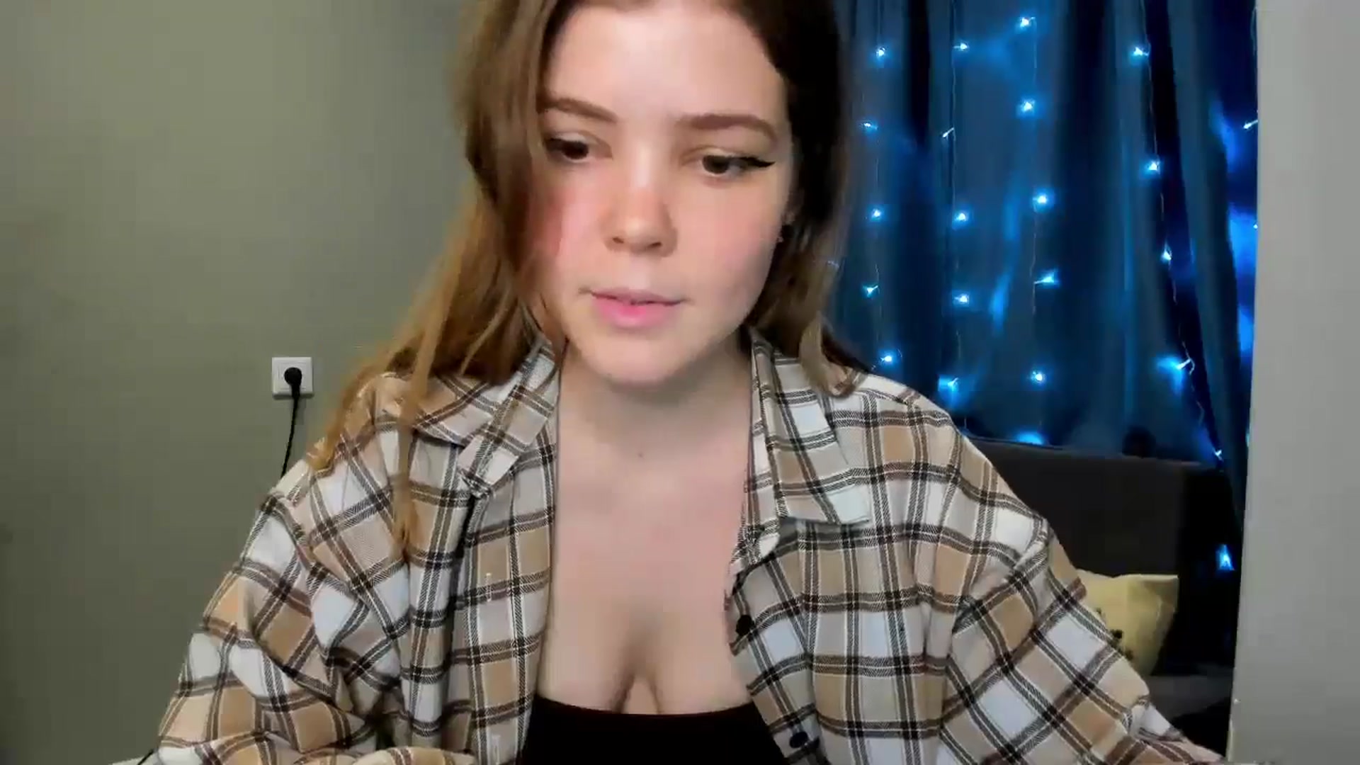 Gallery image thumbnail from EffyShy's myfreecams stream on, 12/24/2024, 17:35 image 8 of 20