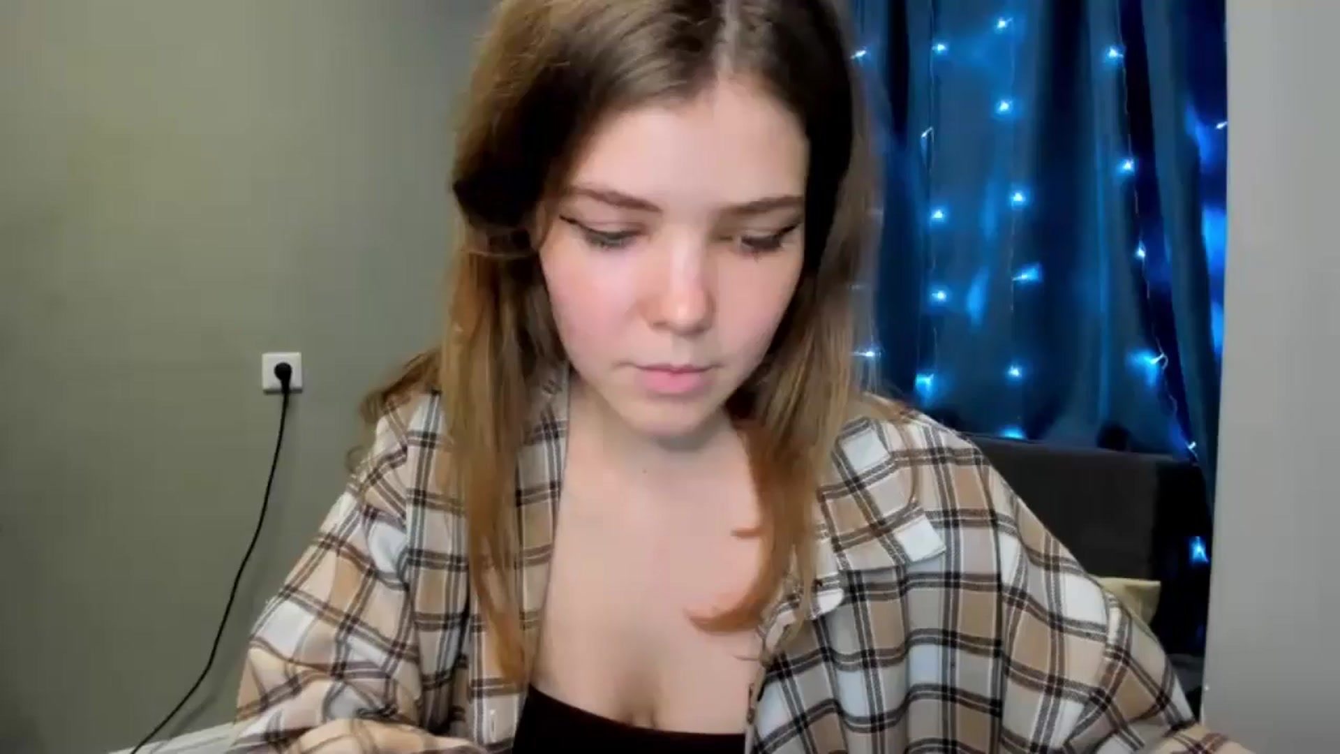 Gallery image thumbnail from EffyShy's myfreecams stream on, 12/24/2024, 21:25 image 2 of 20