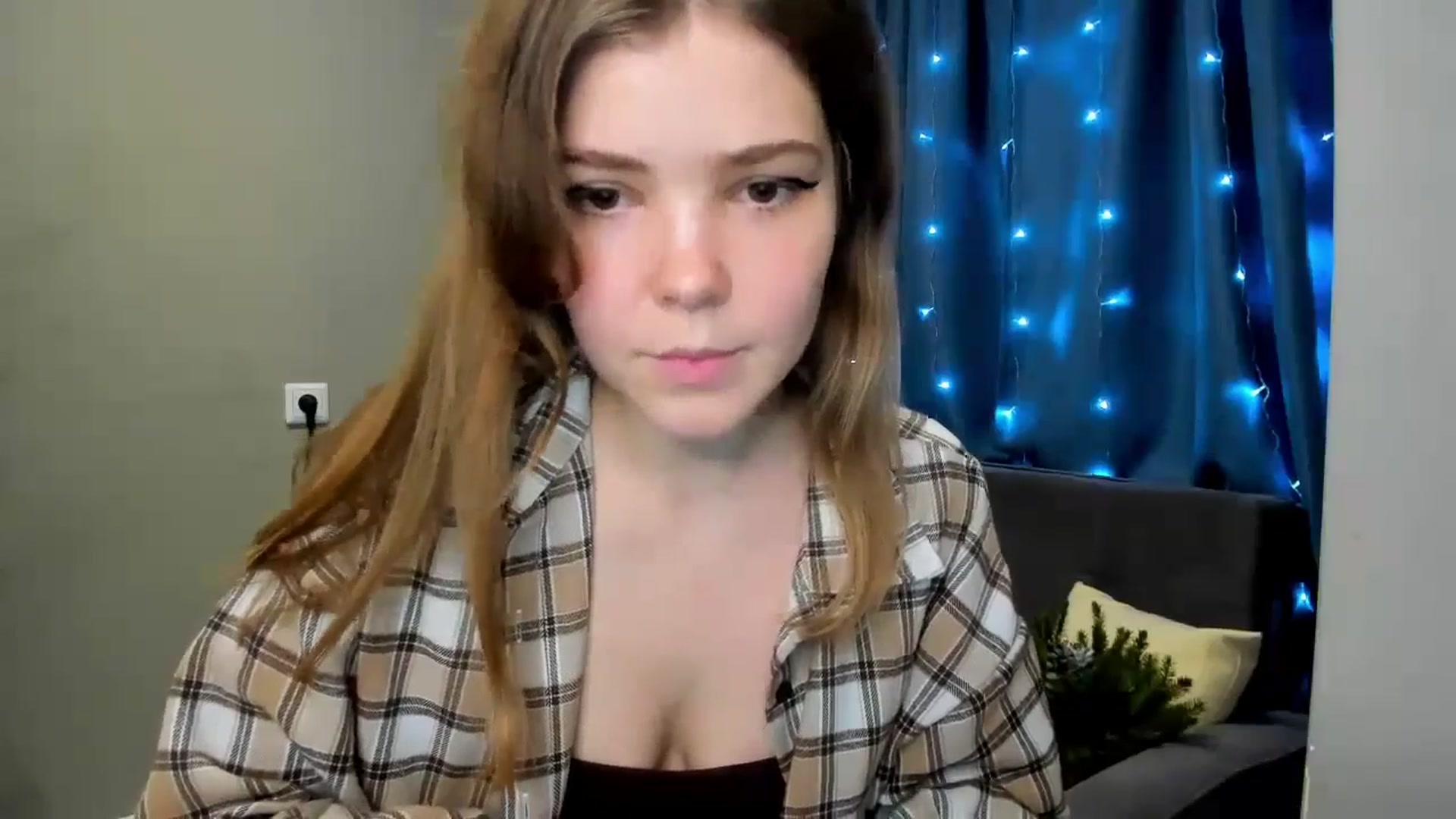 Gallery image thumbnail from EffyShy's myfreecams stream on, 12/24/2024, 21:25 image 12 of 20