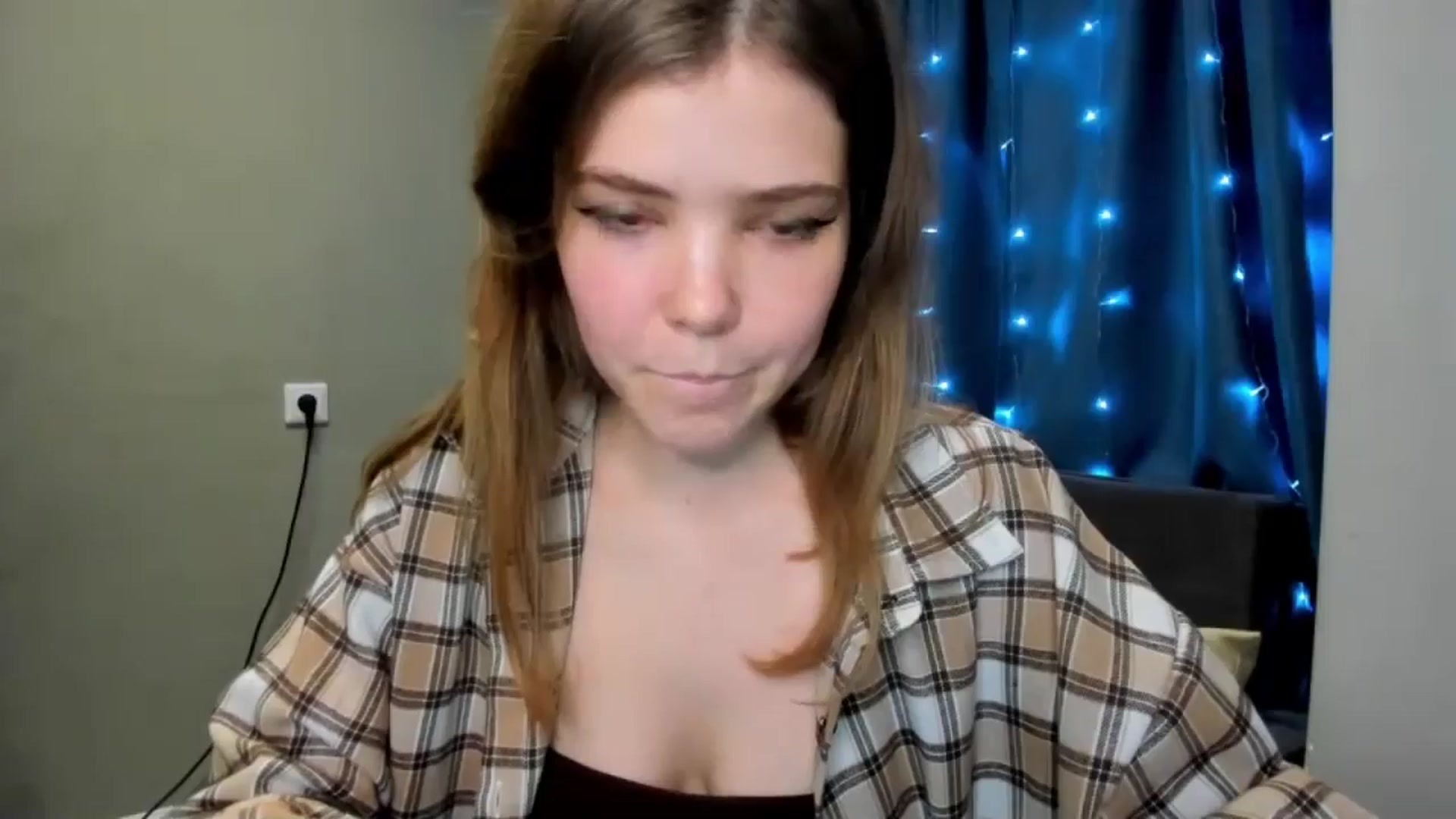 Gallery image thumbnail from EffyShy's myfreecams stream on, 12/24/2024, 21:25 image 3 of 20