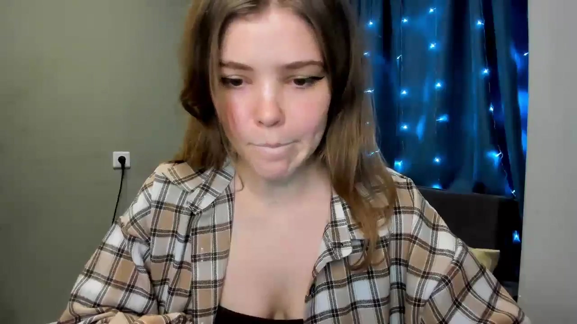 Gallery image thumbnail from EffyShy's myfreecams stream on, 12/24/2024, 21:25 image 17 of 20