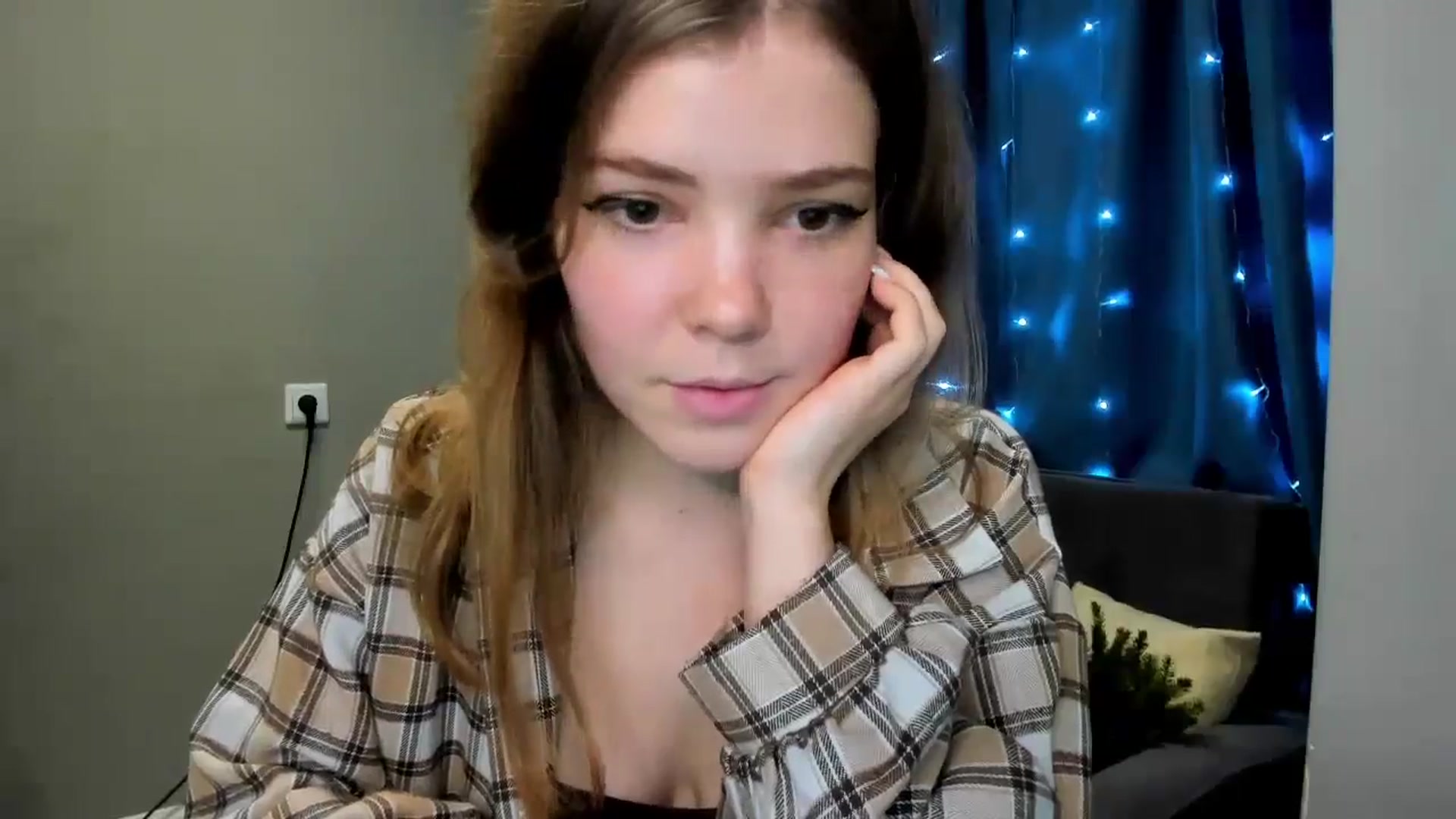 Gallery image thumbnail from EffyShy's myfreecams stream on, 12/24/2024, 21:25 image 7 of 20
