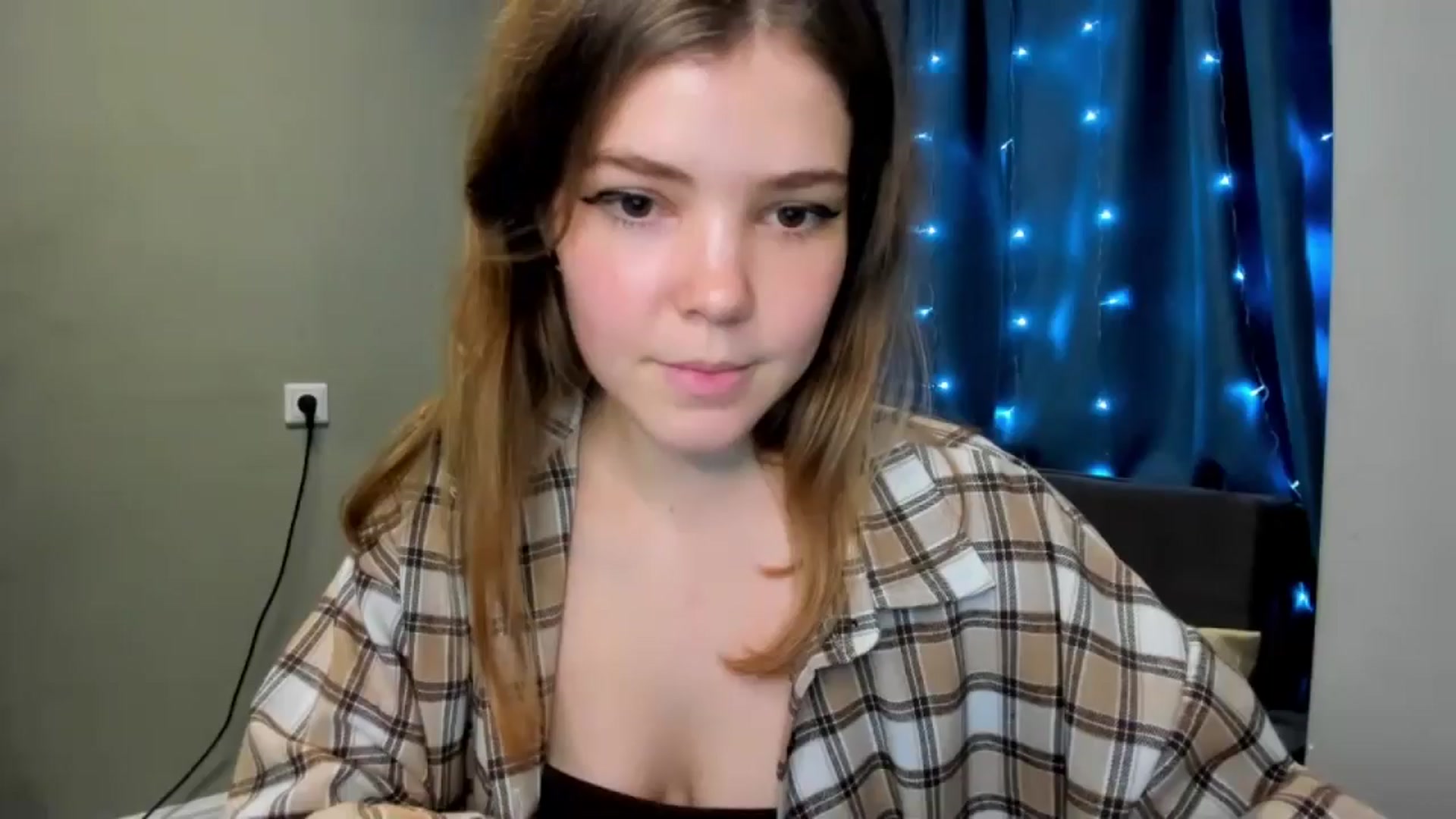 Gallery image thumbnail from EffyShy's myfreecams stream on, 12/24/2024, 21:25 image 4 of 20