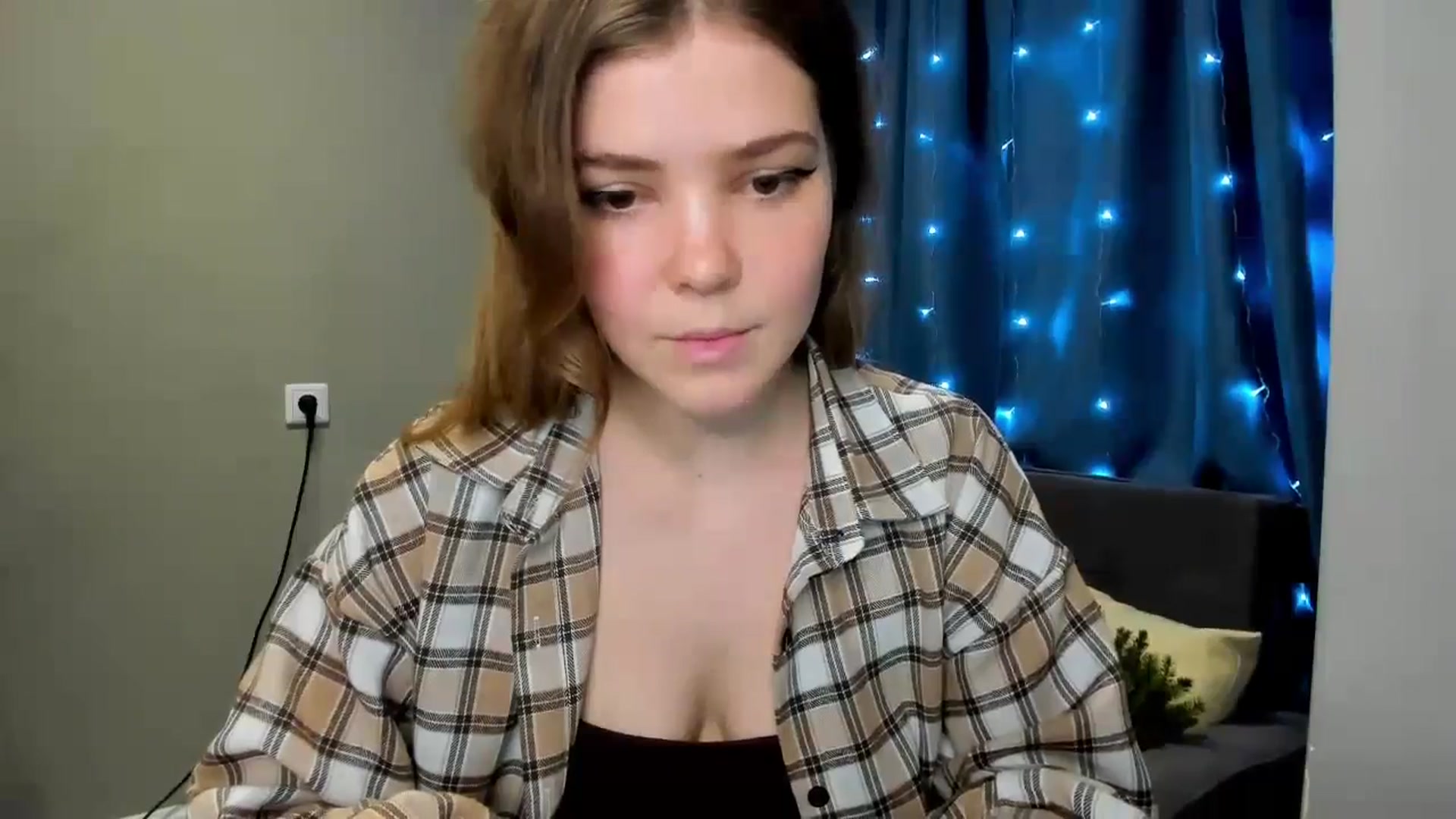 Gallery image thumbnail from EffyShy's myfreecams stream on, 12/24/2024, 22:03 image 9 of 20