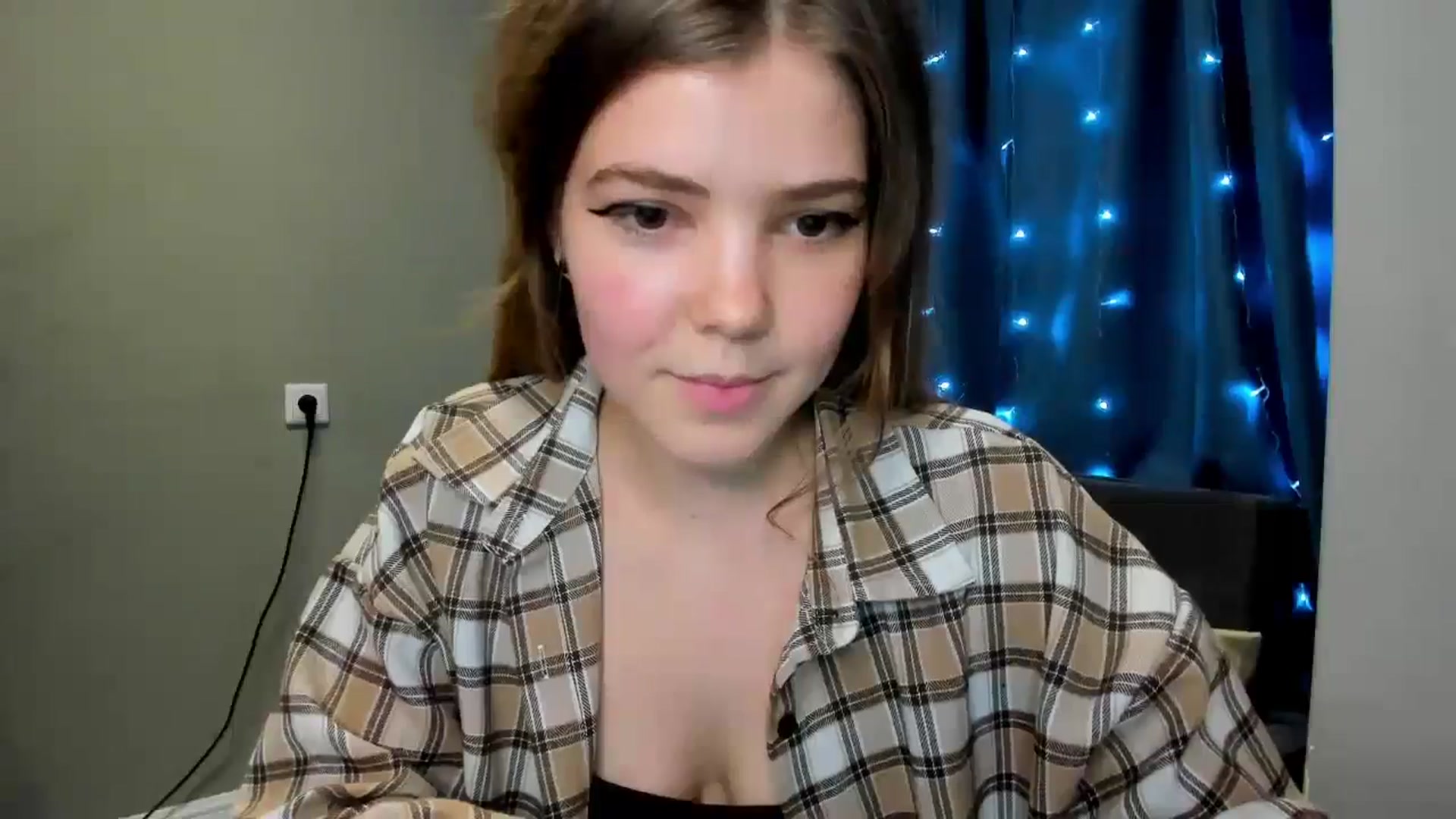 Gallery image thumbnail from EffyShy's myfreecams stream on, 12/24/2024, 22:03 image 20 of 20