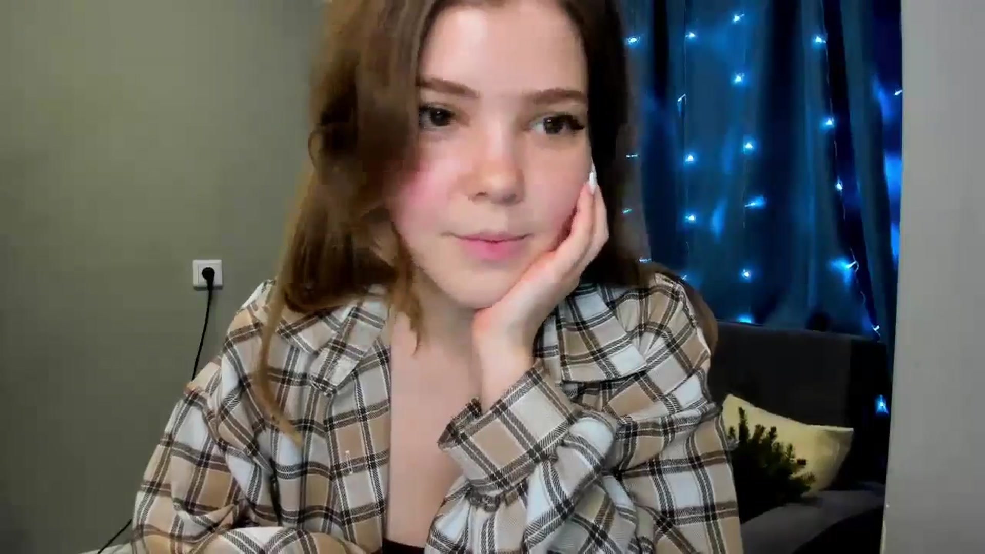 Gallery image thumbnail from EffyShy's myfreecams stream on, 12/24/2024, 22:03 image 16 of 20