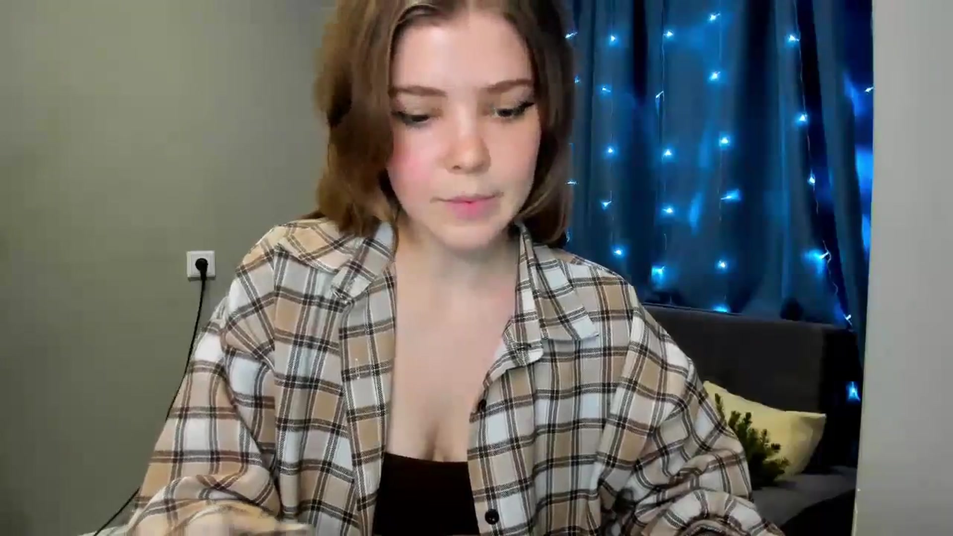 Gallery image thumbnail from EffyShy's myfreecams stream on, 12/24/2024, 22:23 image 12 of 20