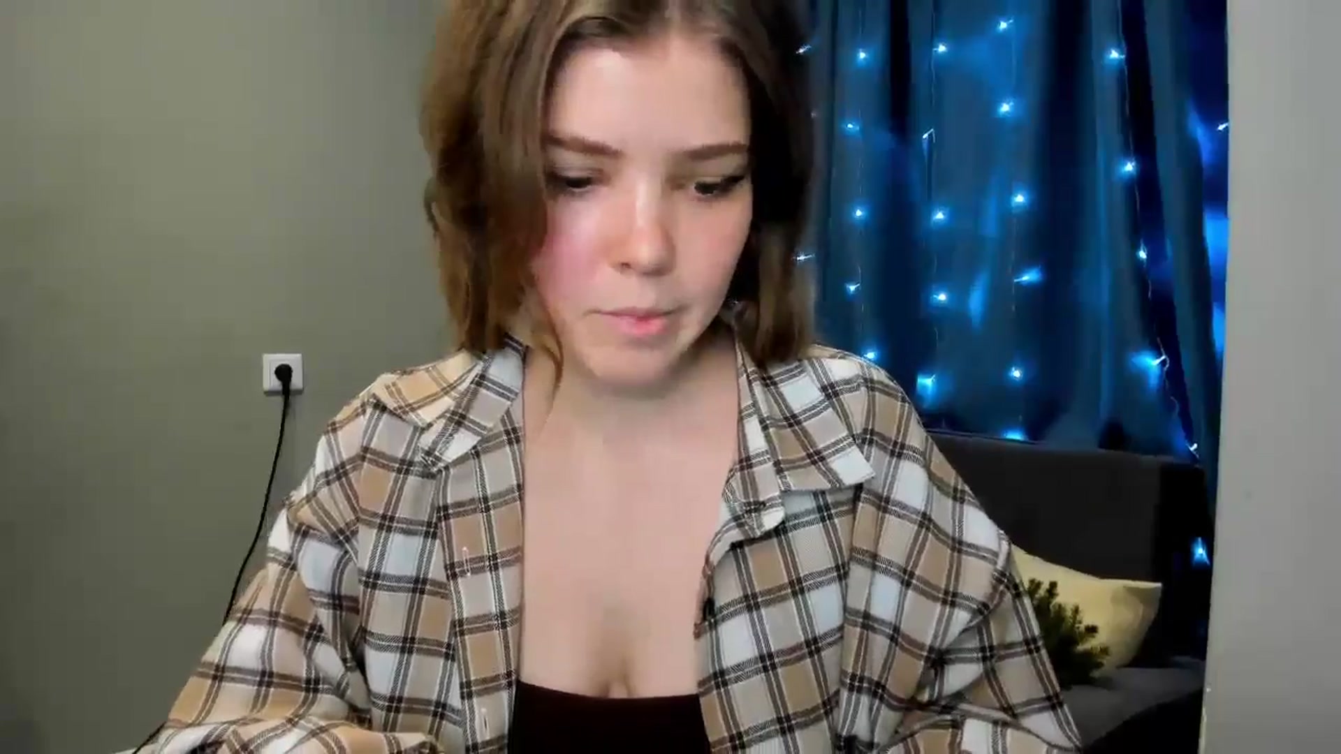 Gallery image thumbnail from EffyShy's myfreecams stream on, 12/24/2024, 22:23 image 17 of 20