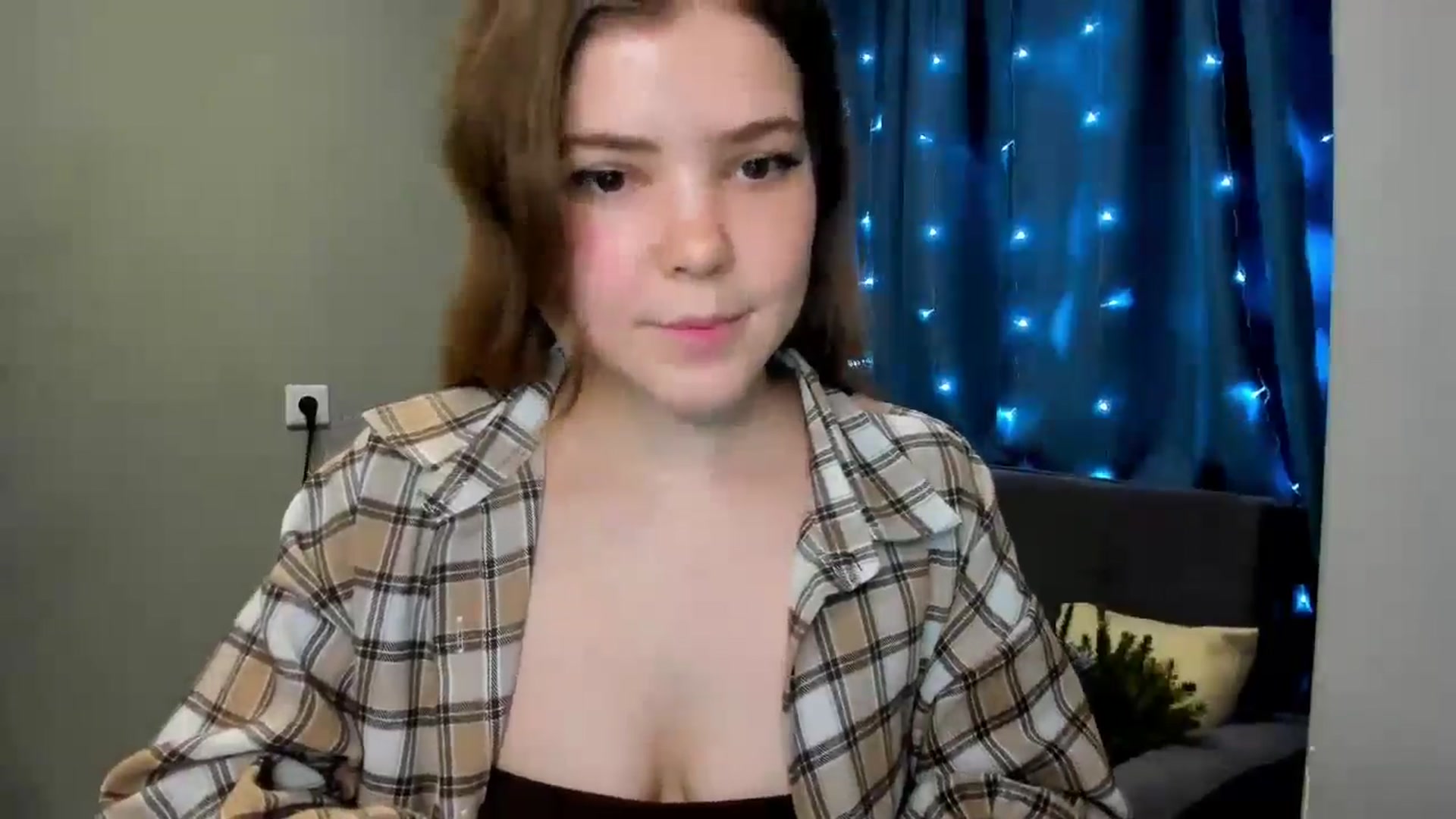 Gallery image thumbnail from EffyShy's myfreecams stream on, 12/24/2024, 23:48 image 16 of 20