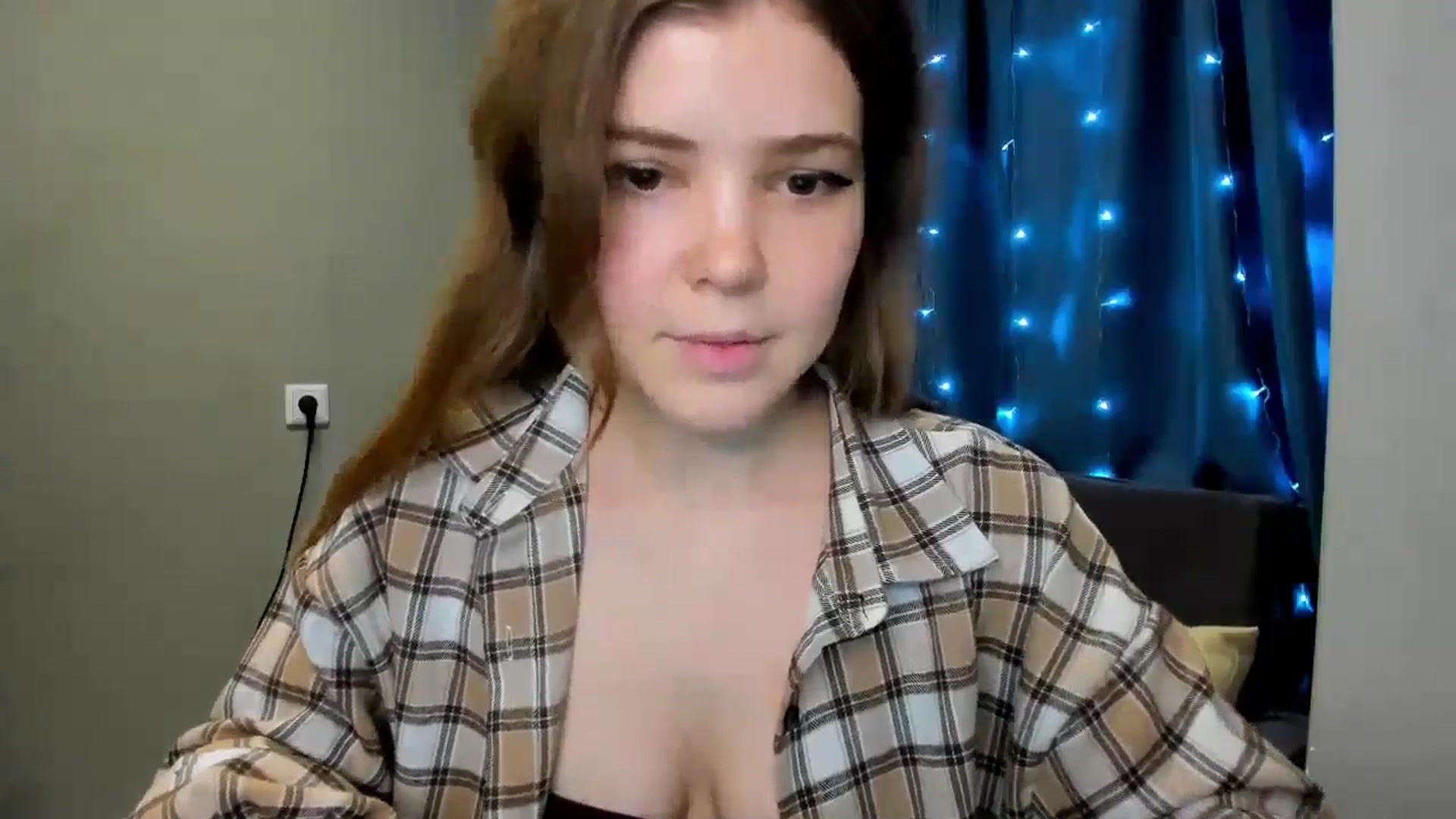 Gallery image thumbnail from EffyShy's myfreecams stream on, 12/25/2024, 24:21 image 9 of 20