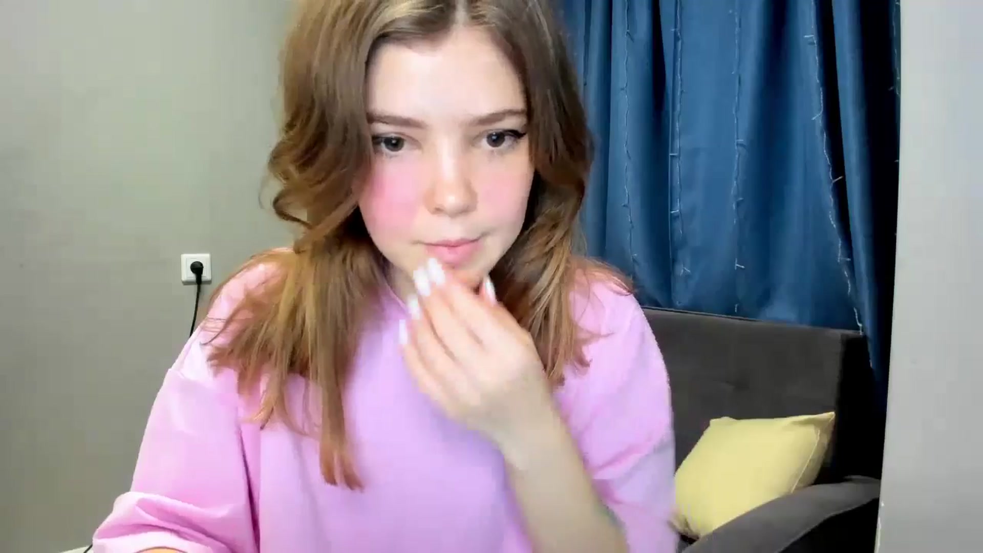 Gallery image thumbnail from EffyShy's myfreecams stream on, 12/27/2024, 19:57 image 14 of 20