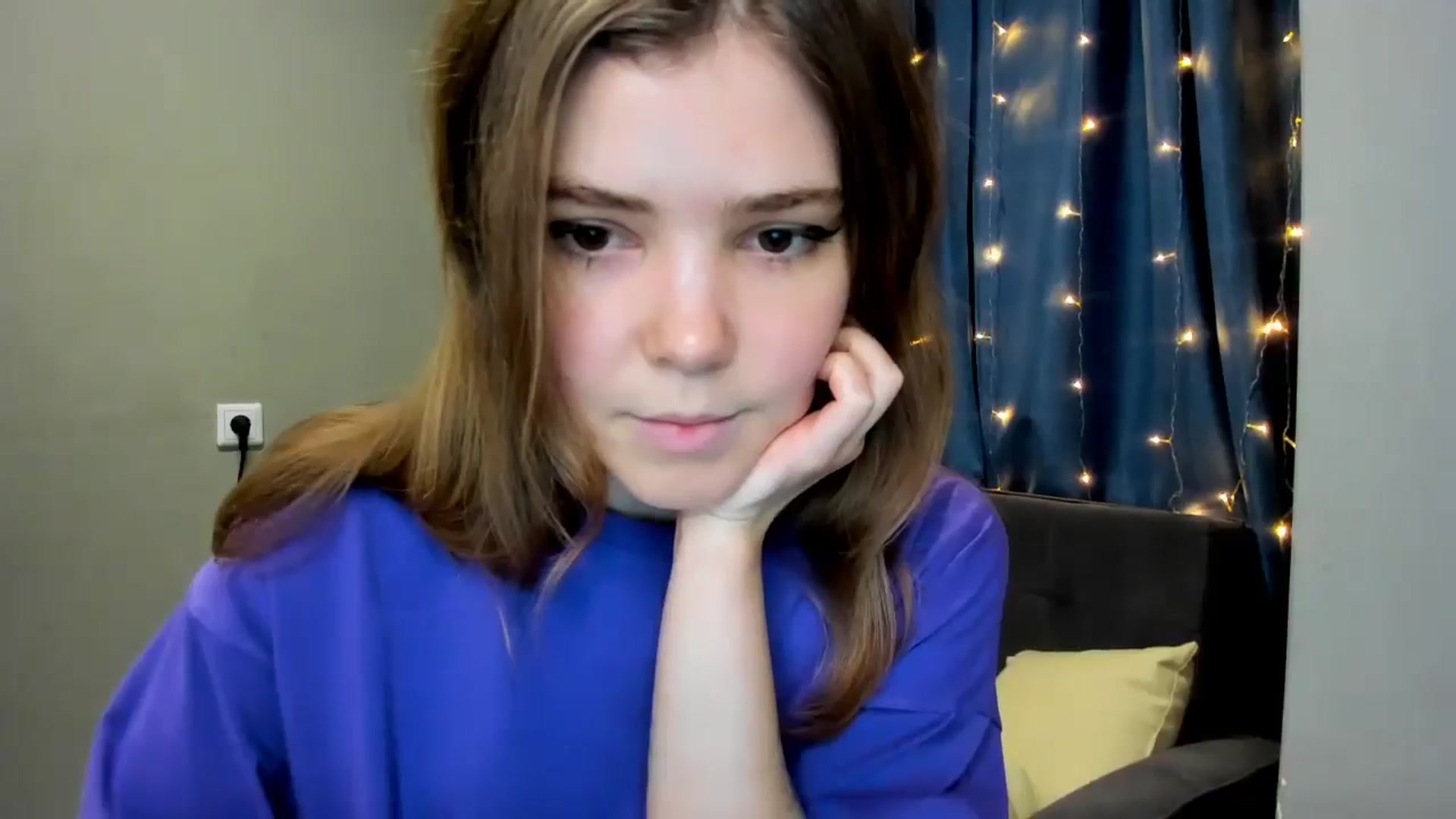Gallery image thumbnail from EffyShy's myfreecams stream on, 01/03/2025, 18:06 image 11 of 20