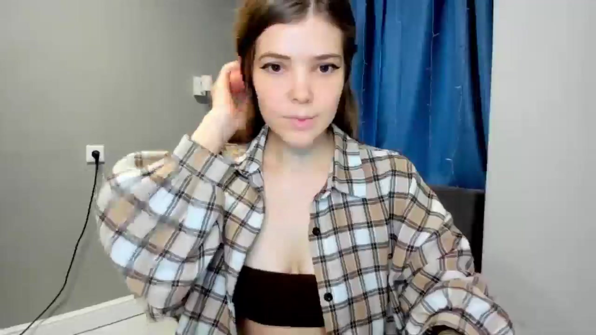 Gallery image thumbnail from EffyShy's myfreecams stream on, 01/08/2025, 13:18 image 5 of 20