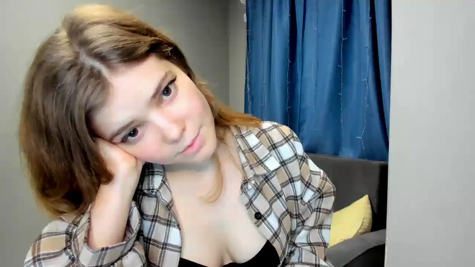 Gallery image thumbnail from EffyShy's myfreecams stream on, 01/08/2025, 19:45 image 3 of 20