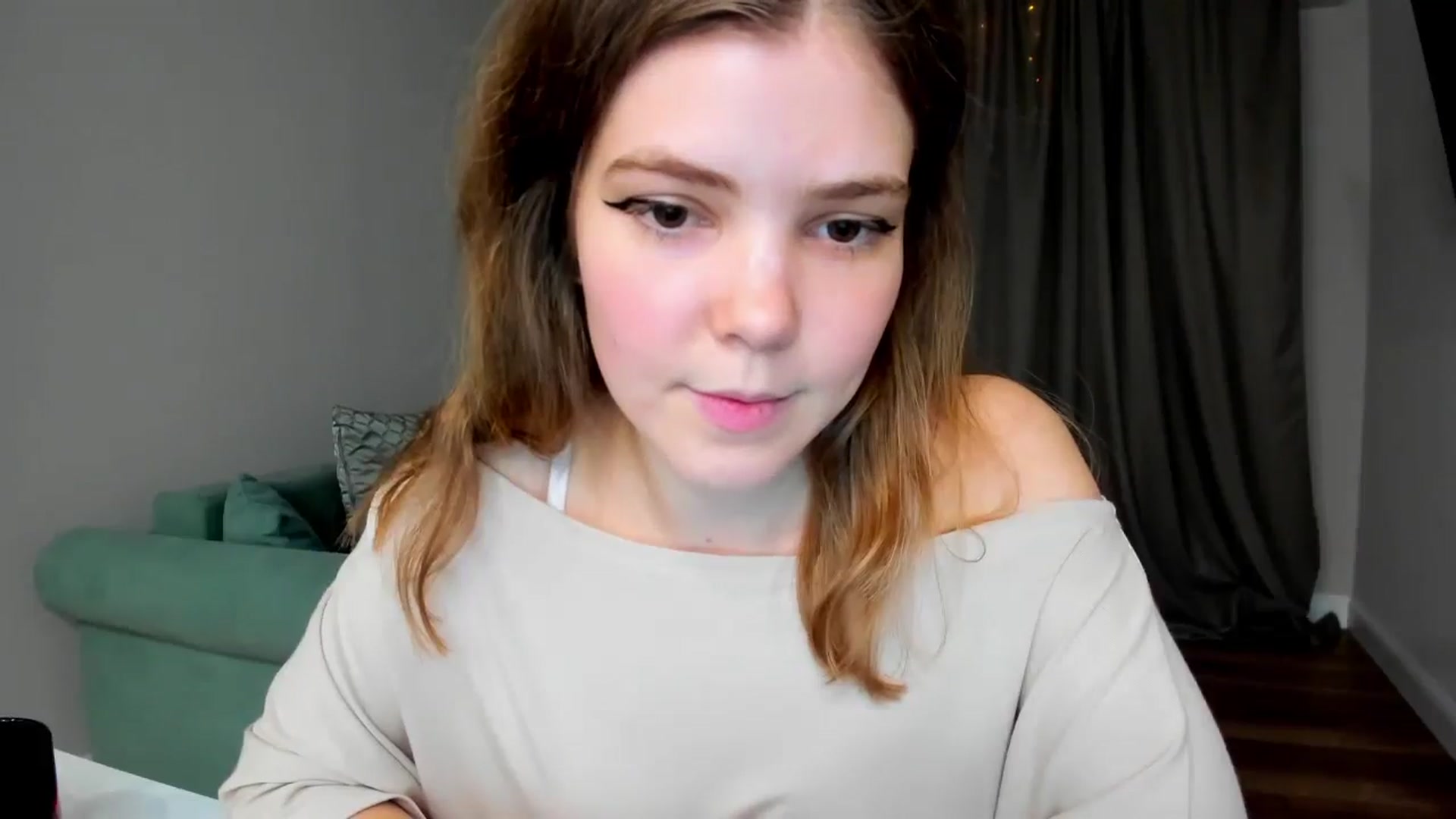 Gallery image thumbnail from EffyShy's myfreecams stream on, 03/10/2025, 19:10 image 17 of 20