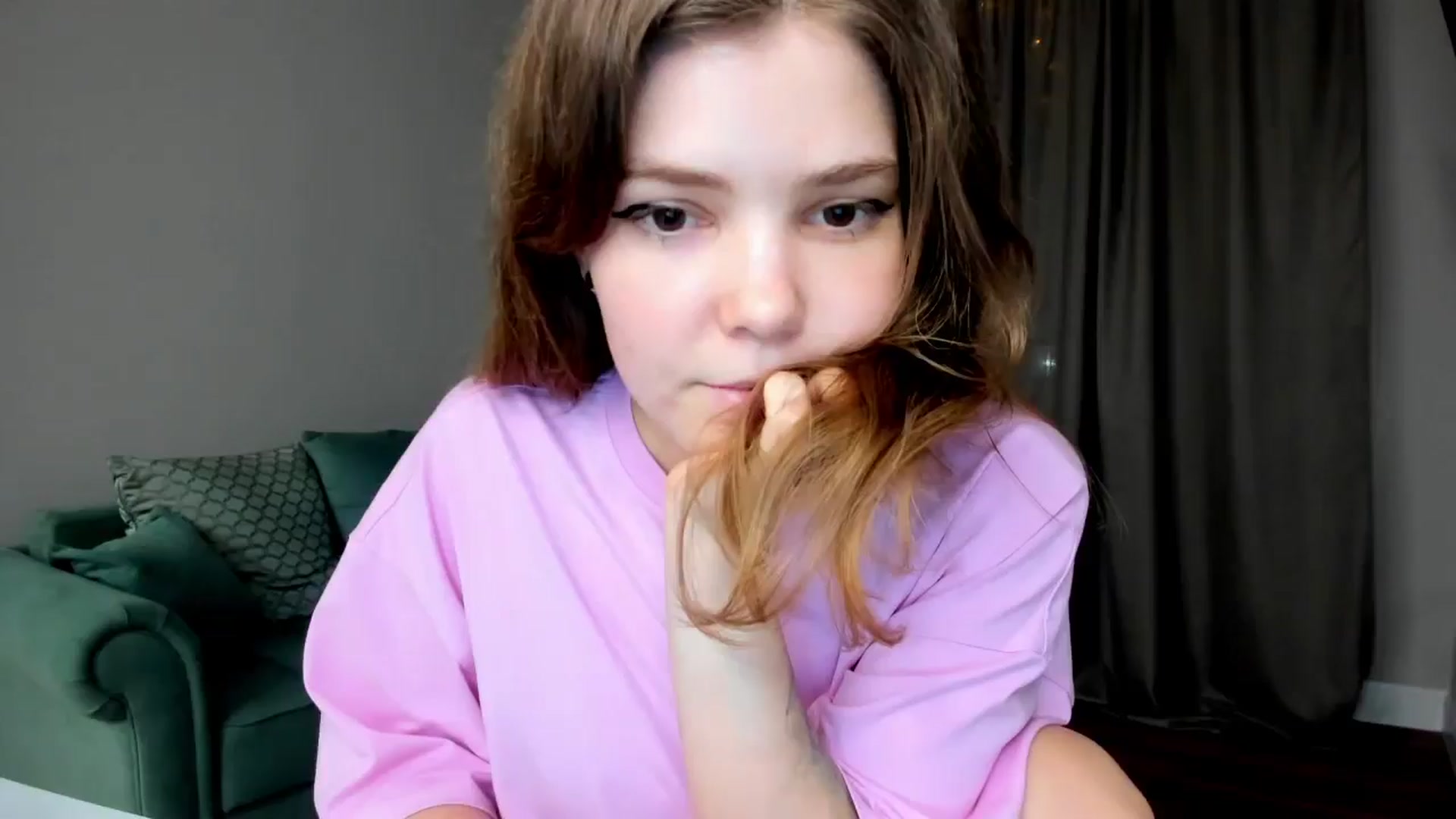 Gallery image thumbnail from EffyShy's myfreecams stream on, 03/16/2025, 21:23 image 1 of 20