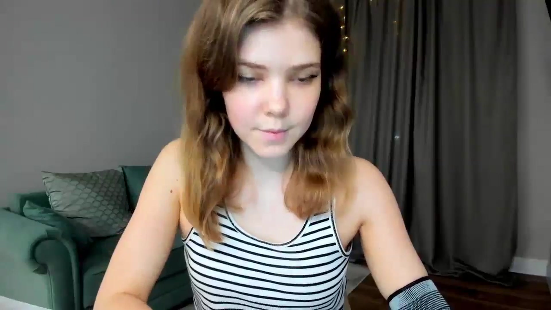 Gallery image thumbnail from EffyShy's myfreecams stream on, 03/18/2025, 18:51 image 15 of 20