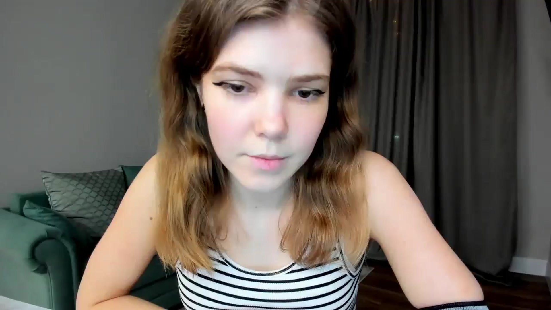 Gallery image thumbnail from EffyShy's myfreecams stream on, 03/18/2025, 18:51 image 17 of 20