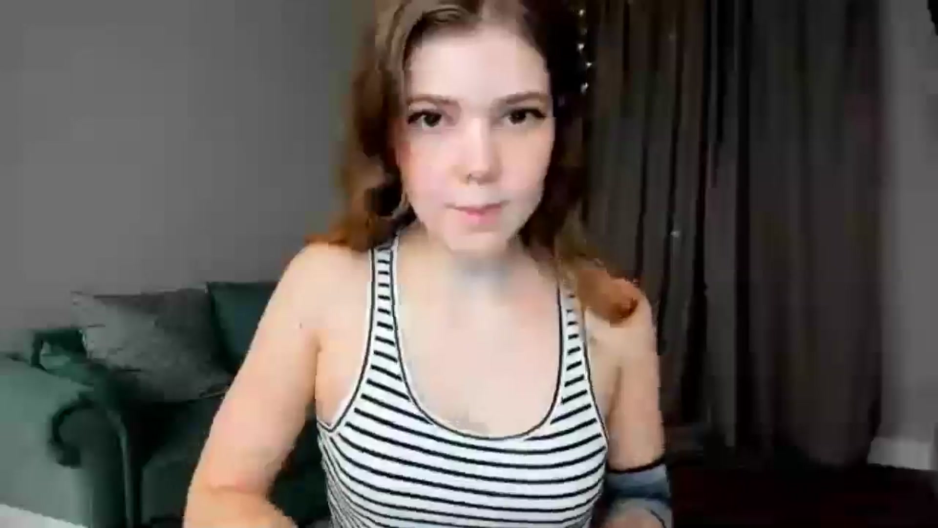 Gallery image thumbnail from EffyShy's myfreecams stream on, 03/18/2025, 18:51 image 8 of 20