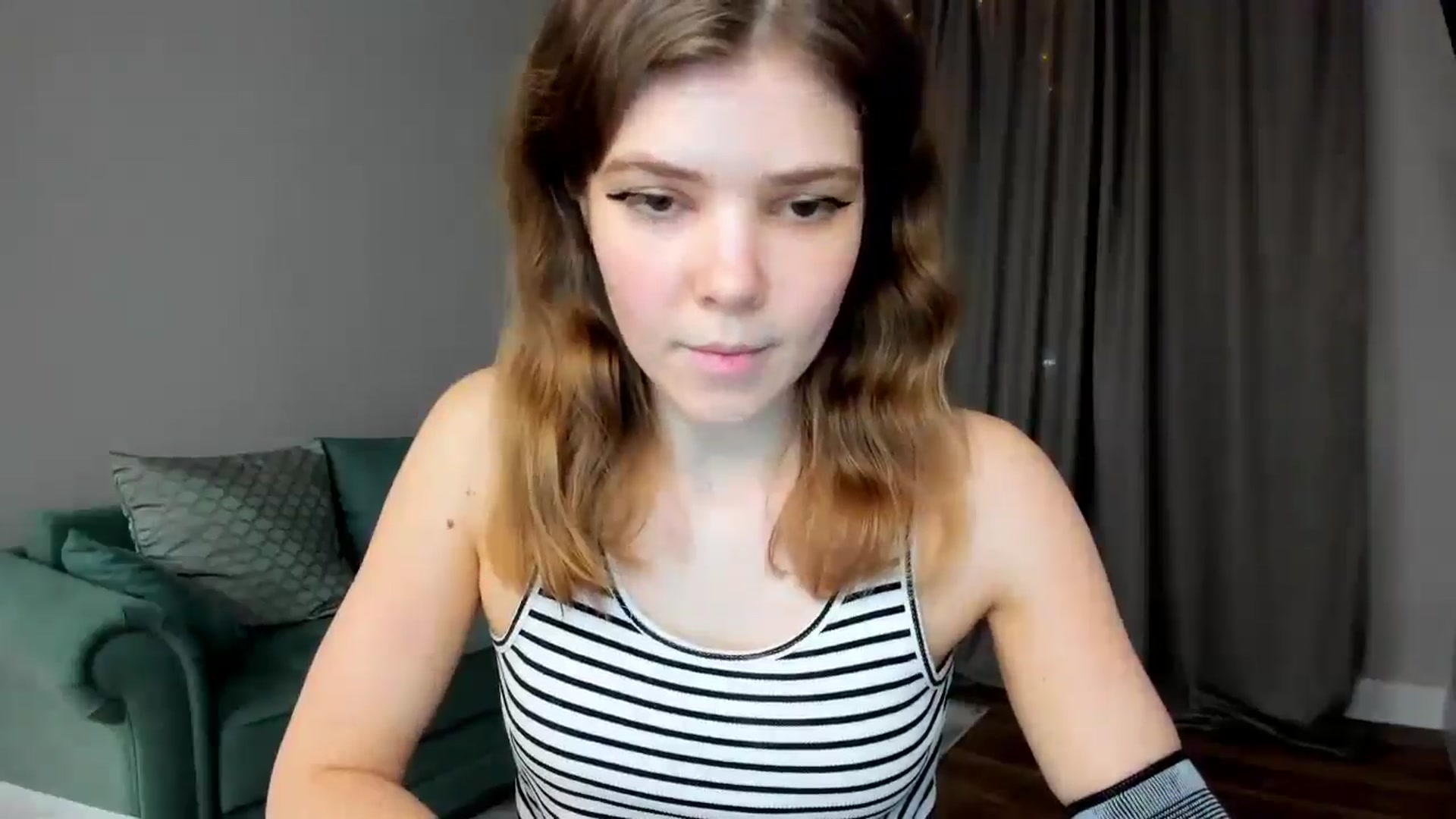 Gallery image thumbnail from EffyShy's myfreecams stream on, 03/18/2025, 18:51 image 16 of 20