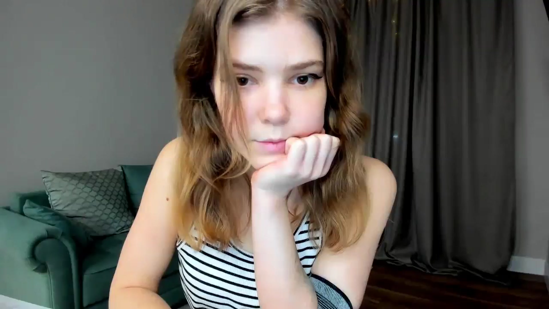 Gallery image thumbnail from EffyShy's myfreecams stream on, 03/18/2025, 18:51 image 6 of 20