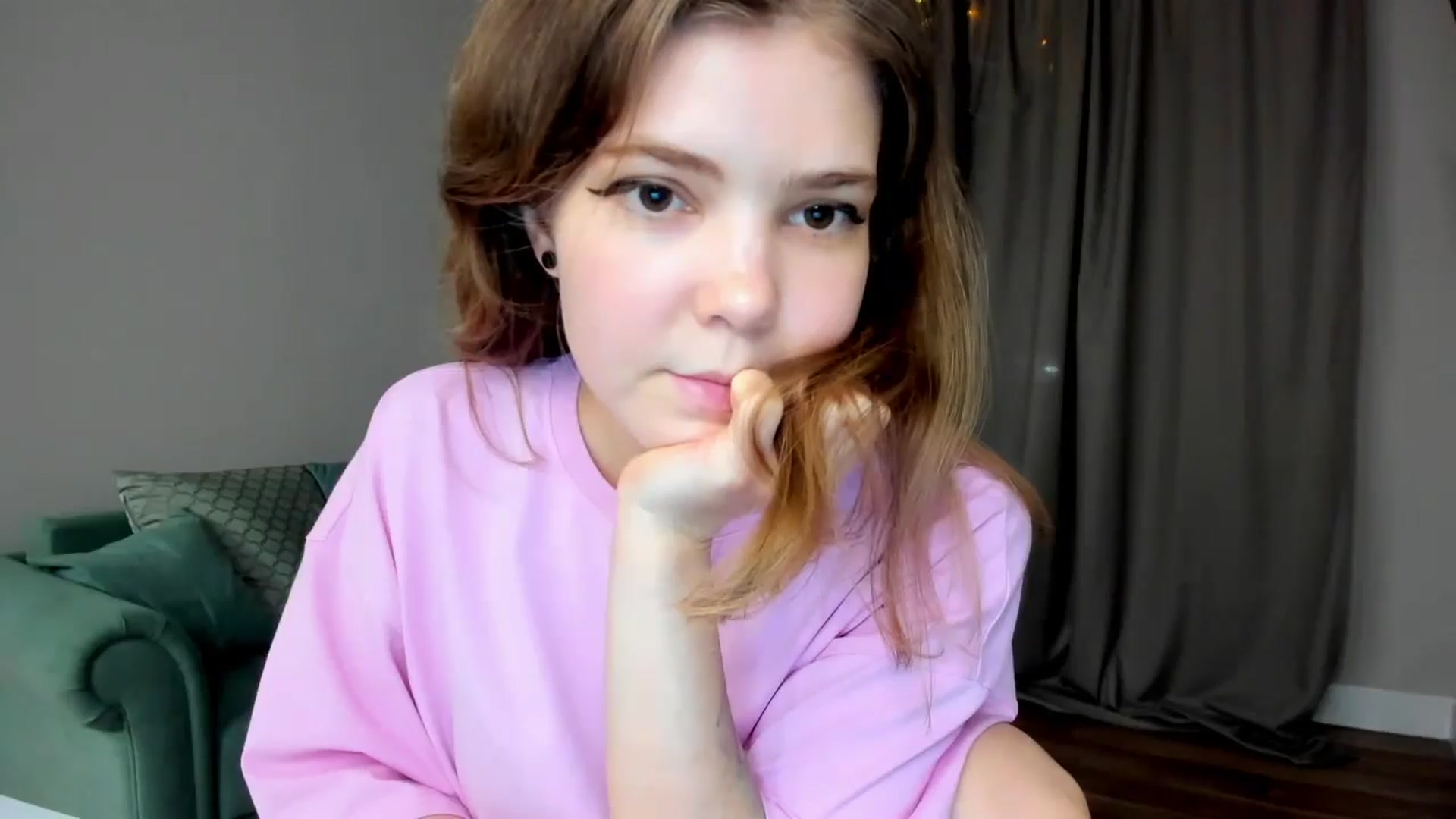 Gallery image thumbnail from EffyShy's myfreecams stream on, 03/21/2025, 19:15 image 20 of 20