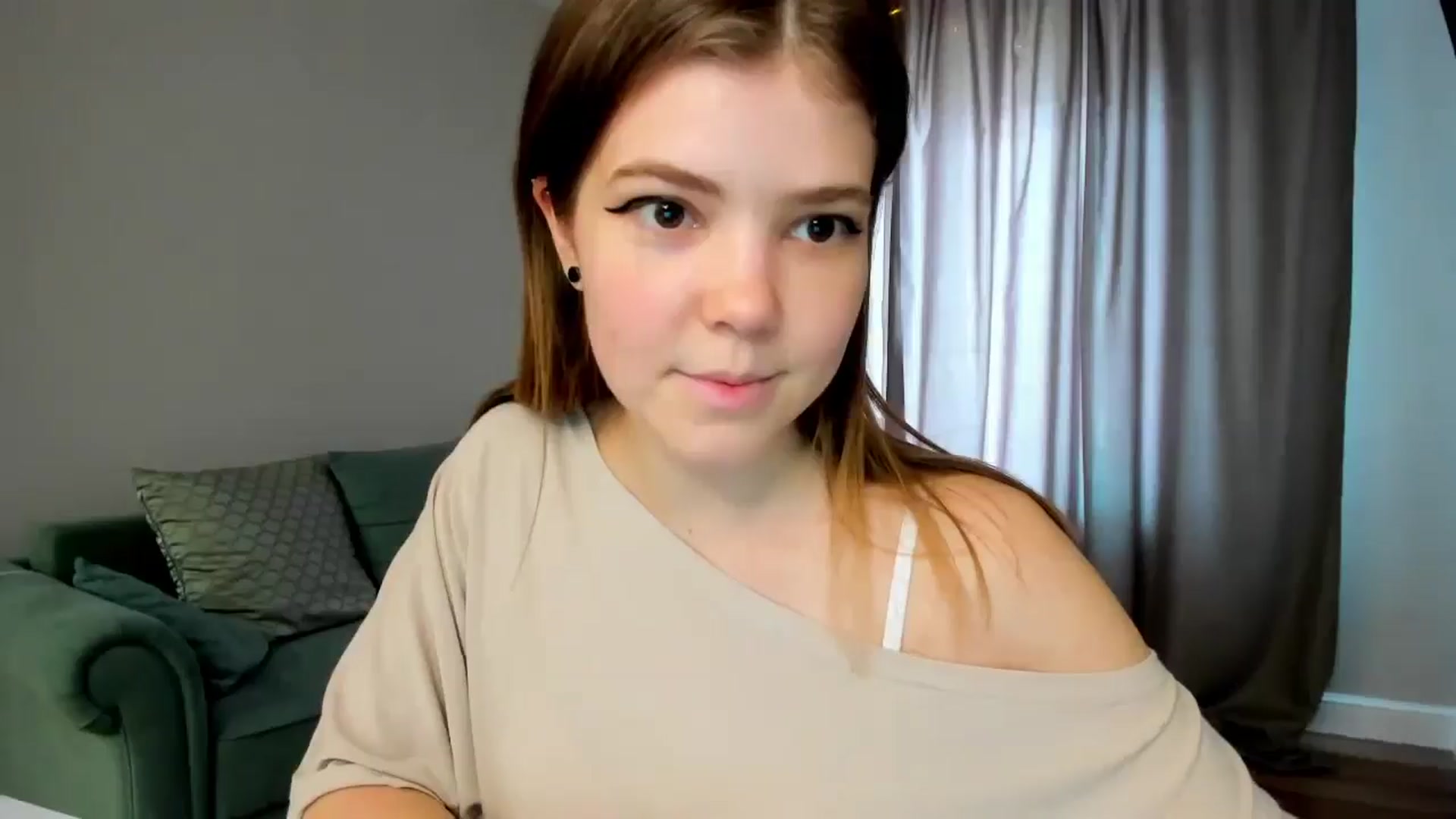 Gallery image thumbnail from EffyShy's myfreecams stream on, 04/05/2025, 13:24 image 15 of 20