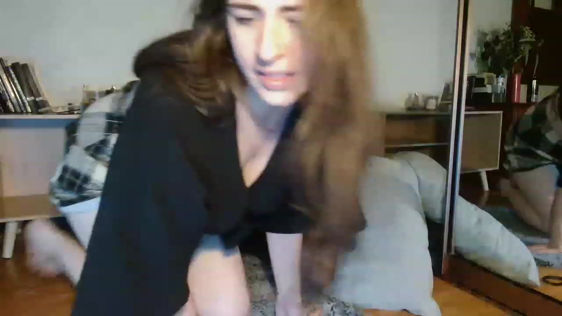 Gallery image thumbnail from EffyTudor's myfreecams stream on, 11/15/2022, 08:35 image 12 of 20