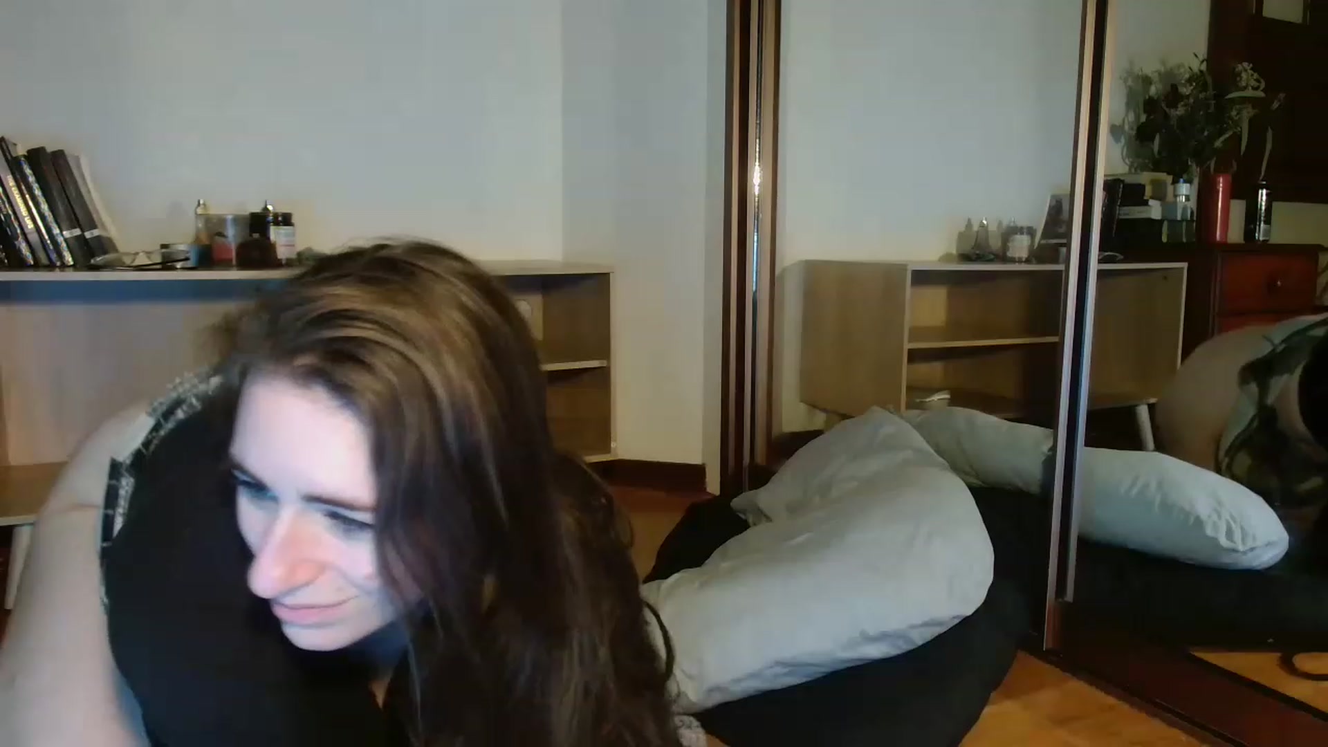 Gallery image thumbnail from EffyTudor's myfreecams stream on, 11/15/2022, 08:35 image 11 of 20