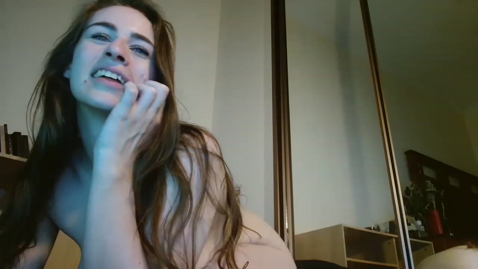 Gallery image thumbnail from EffyTudor's myfreecams stream on, 11/15/2022, 09:30 image 16 of 20