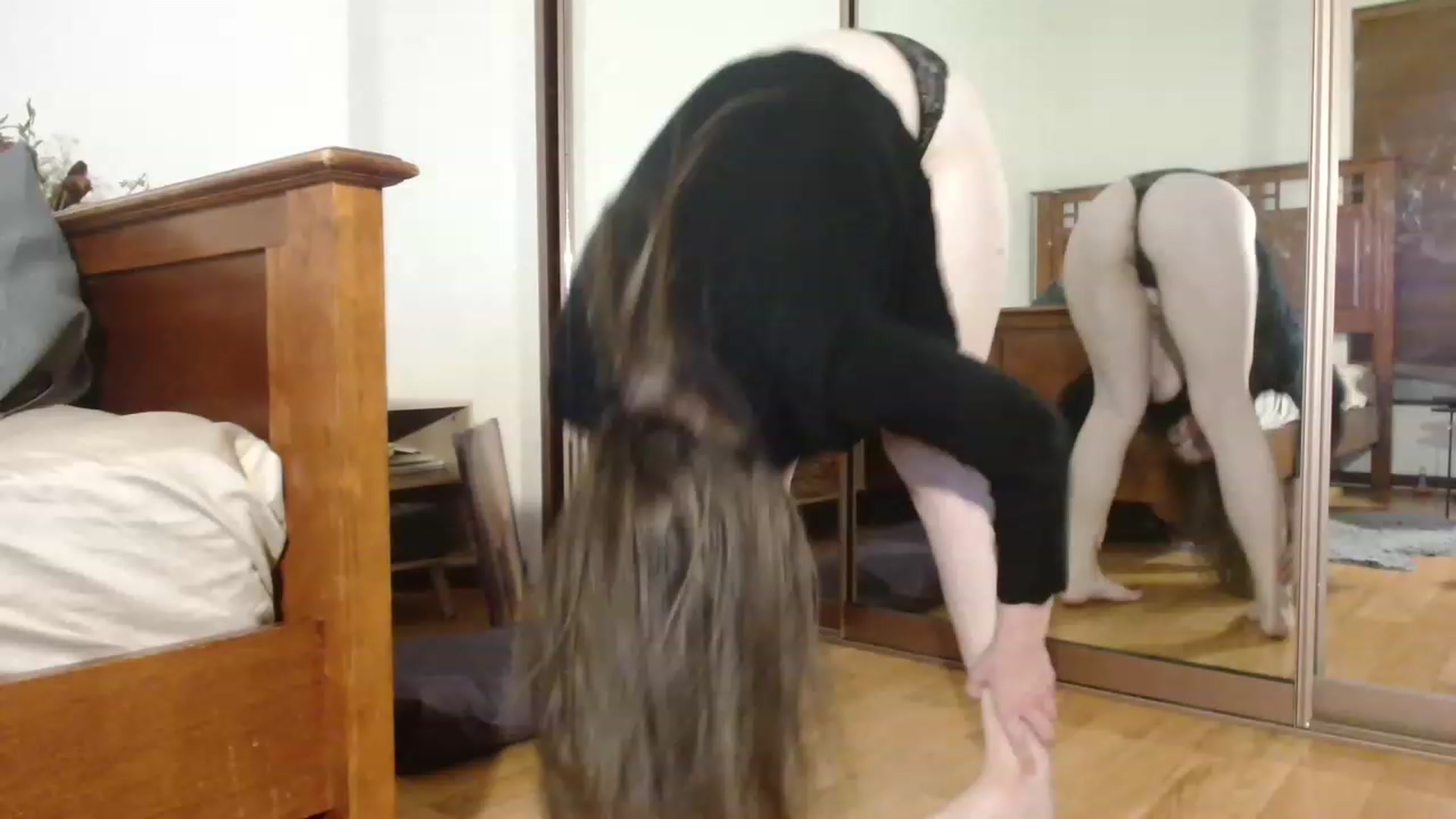 Gallery image thumbnail from EffyTudor's myfreecams stream on, 12/03/2022, 19:46 image 10 of 20
