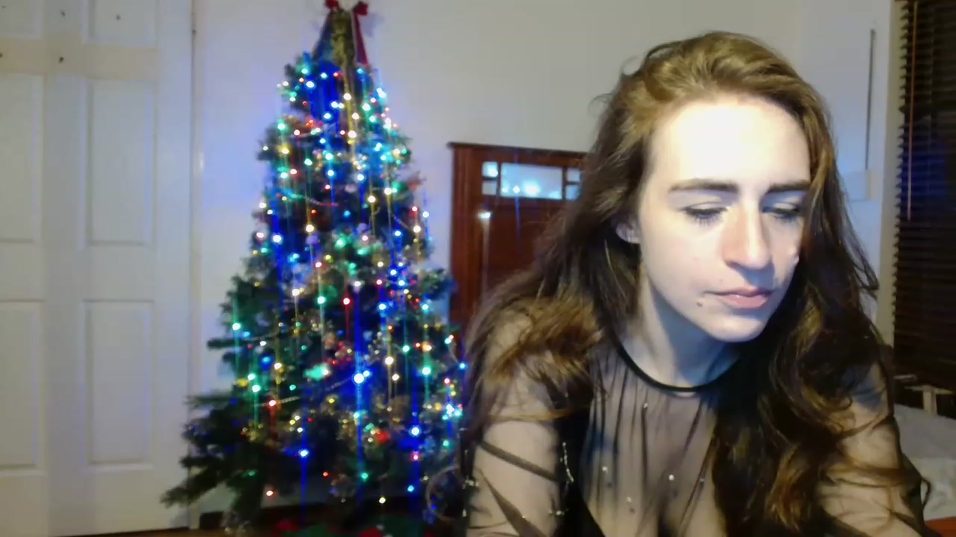 Gallery image thumbnail from EffyTudor's myfreecams stream on, 12/23/2022, 21:25 image 3 of 20