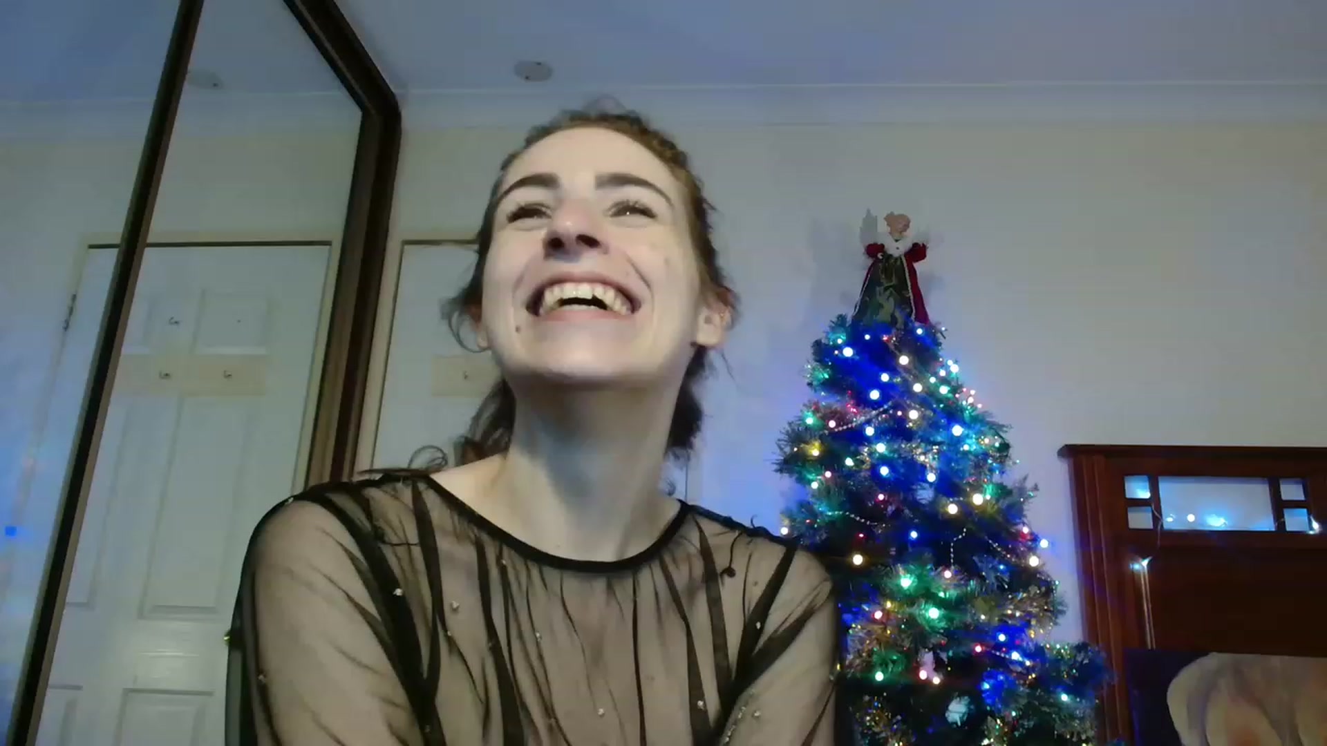 Gallery image thumbnail from EffyTudor's myfreecams stream on, 12/24/2022, 24:09 image 19 of 20