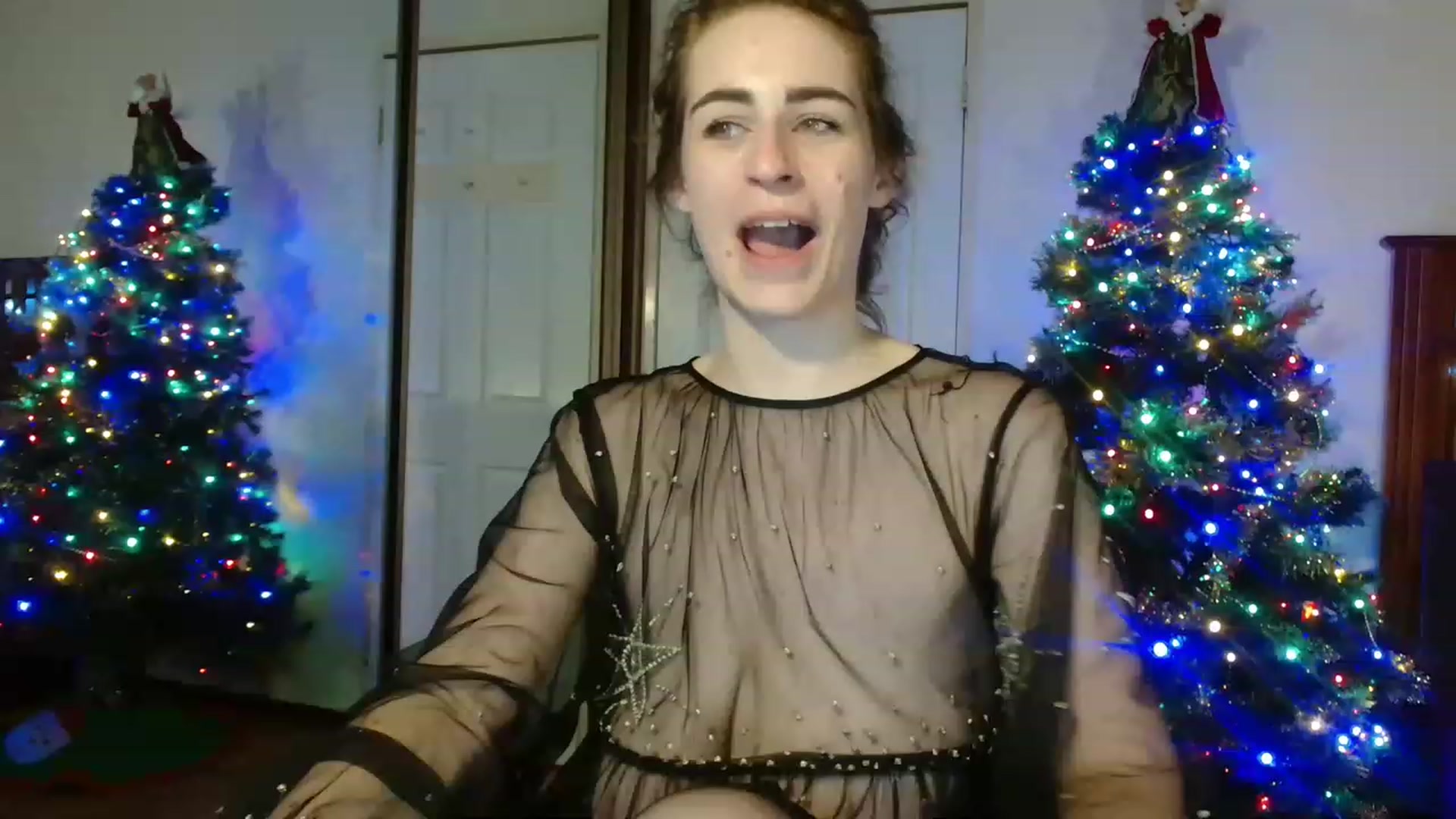 Gallery image thumbnail from EffyTudor's myfreecams stream on, 12/24/2022, 01:49 image 9 of 20