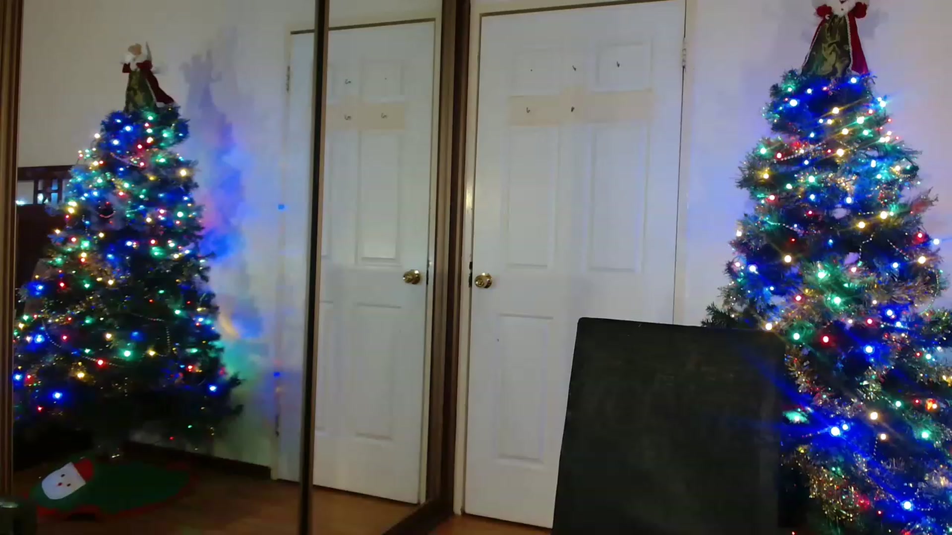 Gallery image thumbnail from EffyTudor's myfreecams stream on, 12/24/2022, 01:49 image 8 of 20