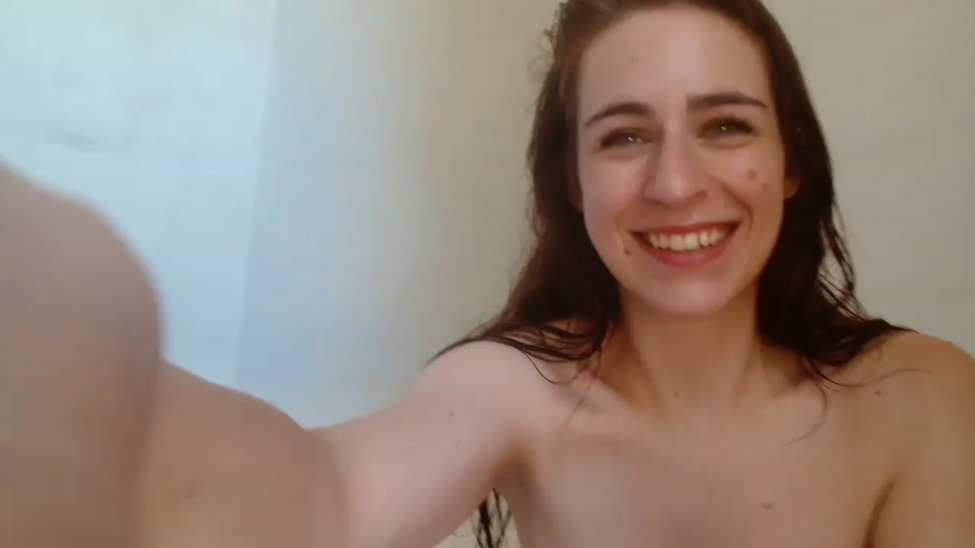 Gallery image thumbnail from EffyTudor's myfreecams stream on, 01/05/2023, 07:53 image 6 of 20
