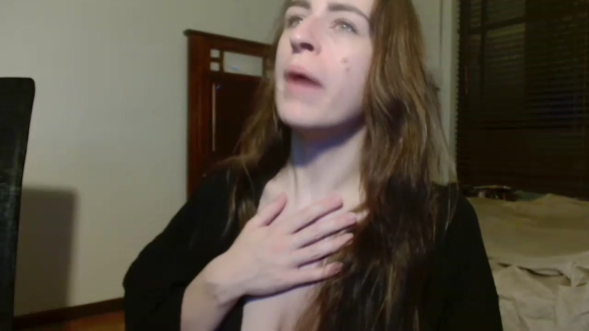 Gallery image thumbnail from EffyTudor's myfreecams stream on, 01/07/2023, 23:36 image 13 of 20