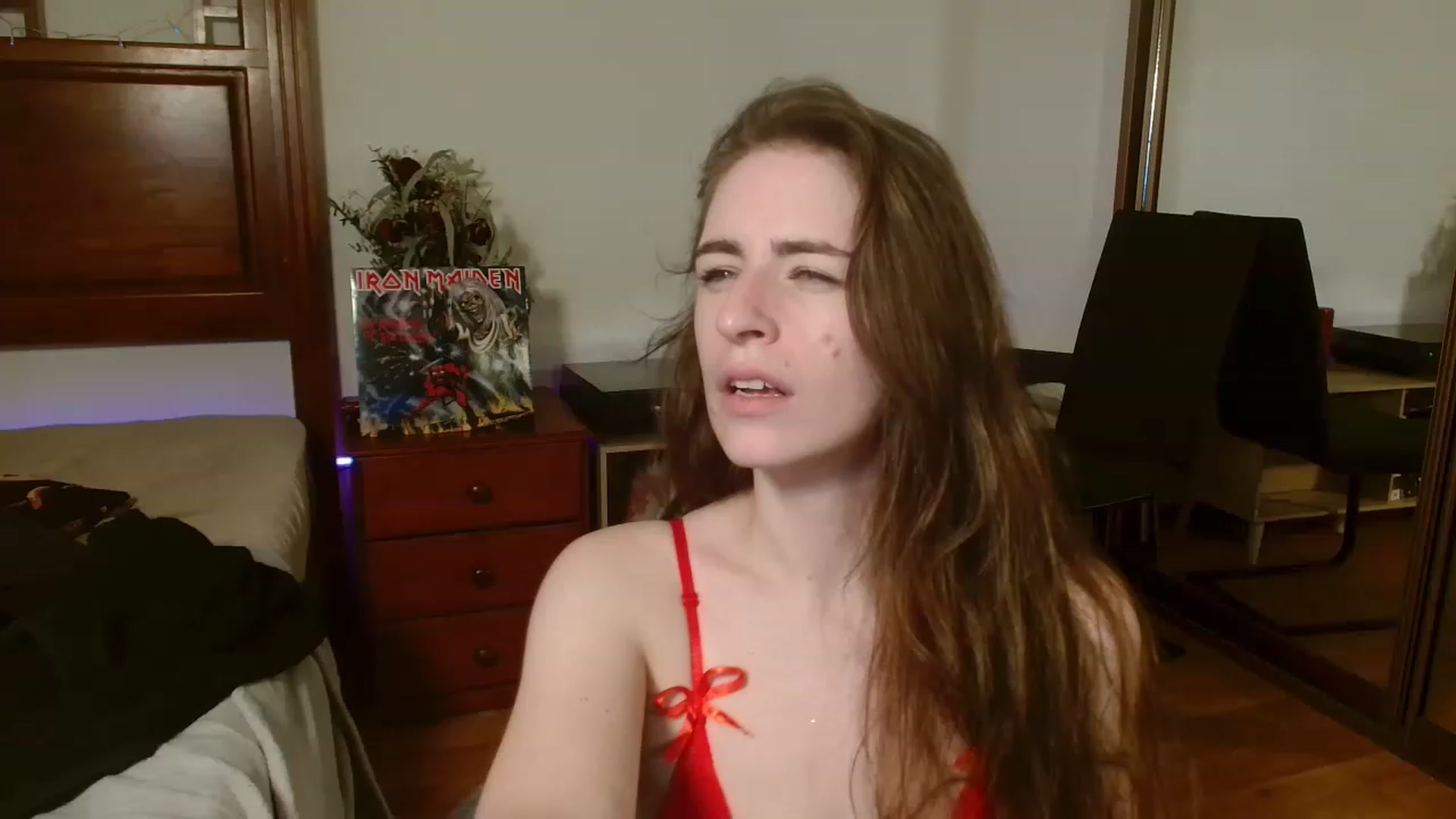 Gallery image thumbnail from EffyTudor's myfreecams stream on, 01/19/2023, 07:05 image 16 of 20