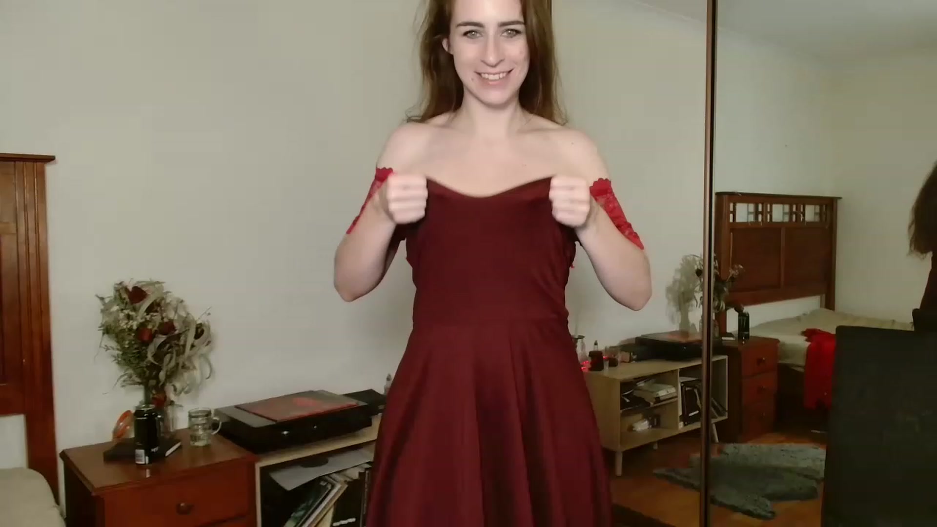 Gallery image thumbnail from EffyTudor's myfreecams stream on, 02/03/2023, 22:07 image 3 of 20