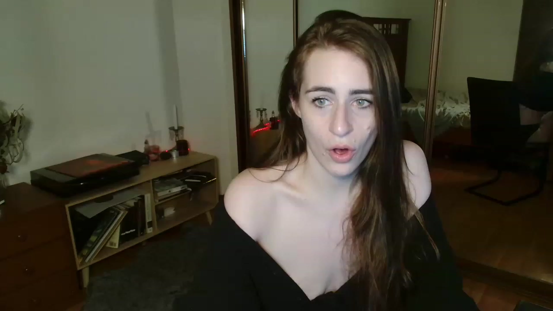 Gallery image thumbnail from EffyTudor's myfreecams stream on, 02/07/2023, 05:13 image 18 of 20