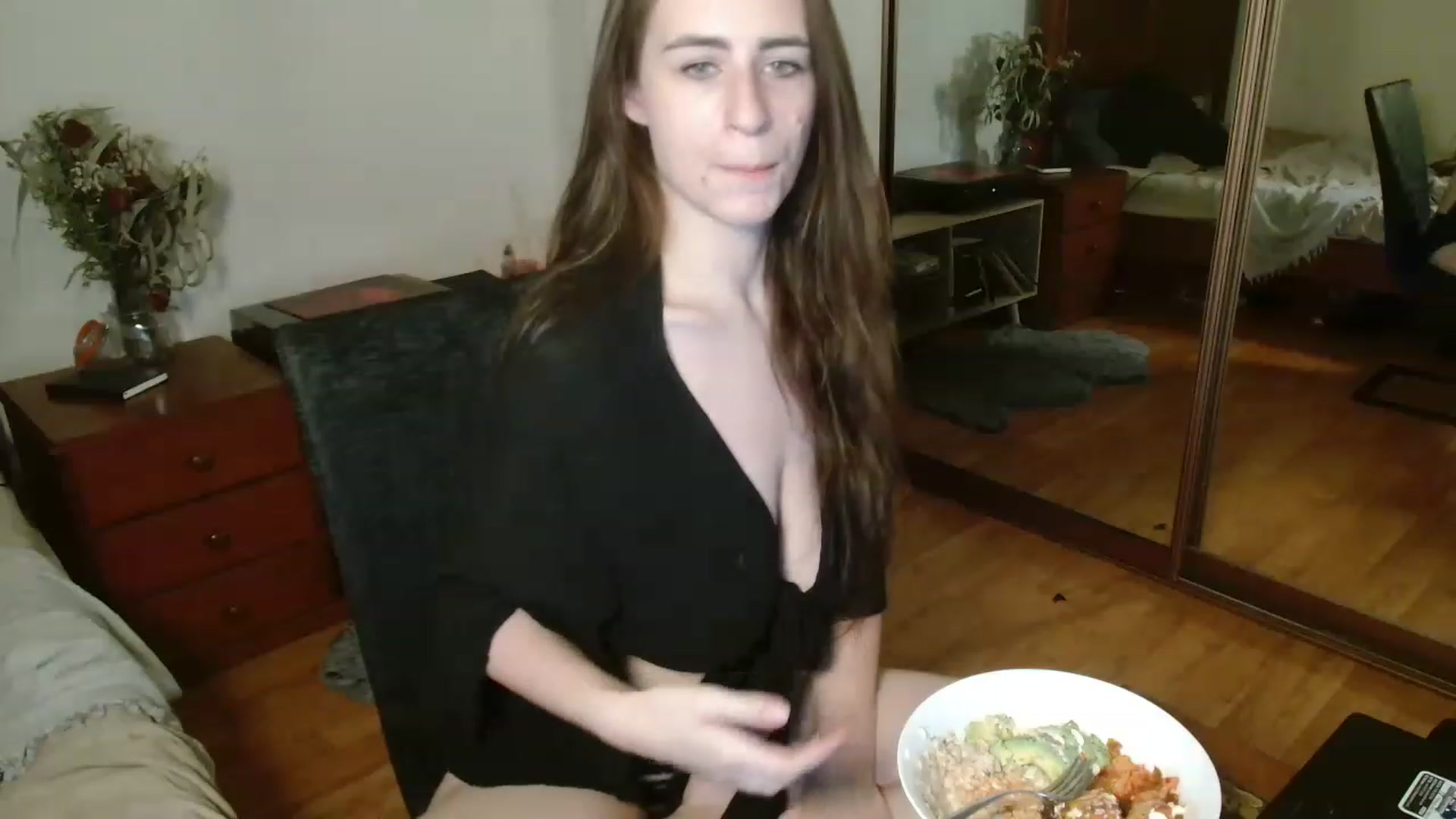 Gallery image thumbnail from EffyTudor's myfreecams stream on, 02/07/2023, 06:24 image 2 of 20