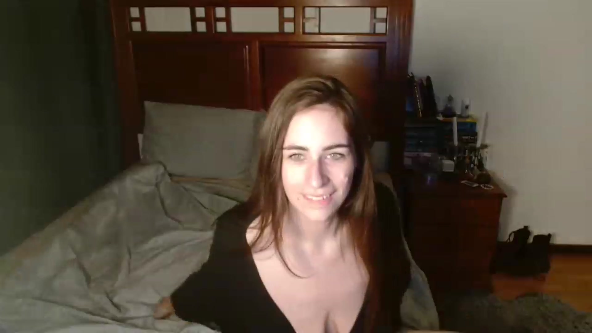 Gallery image thumbnail from EffyTudor's myfreecams stream on, 03/20/2023, 07:15 image 17 of 20