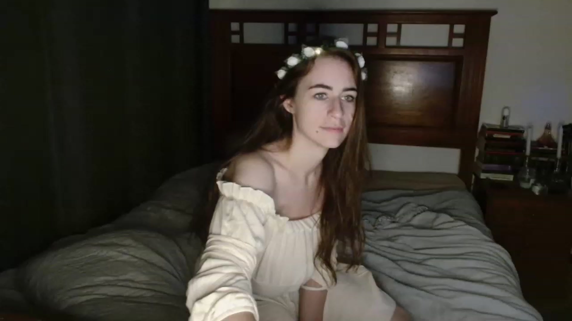 Gallery image thumbnail from EffyTudor's myfreecams stream on, 03/31/2023, 19:59 image 2 of 20