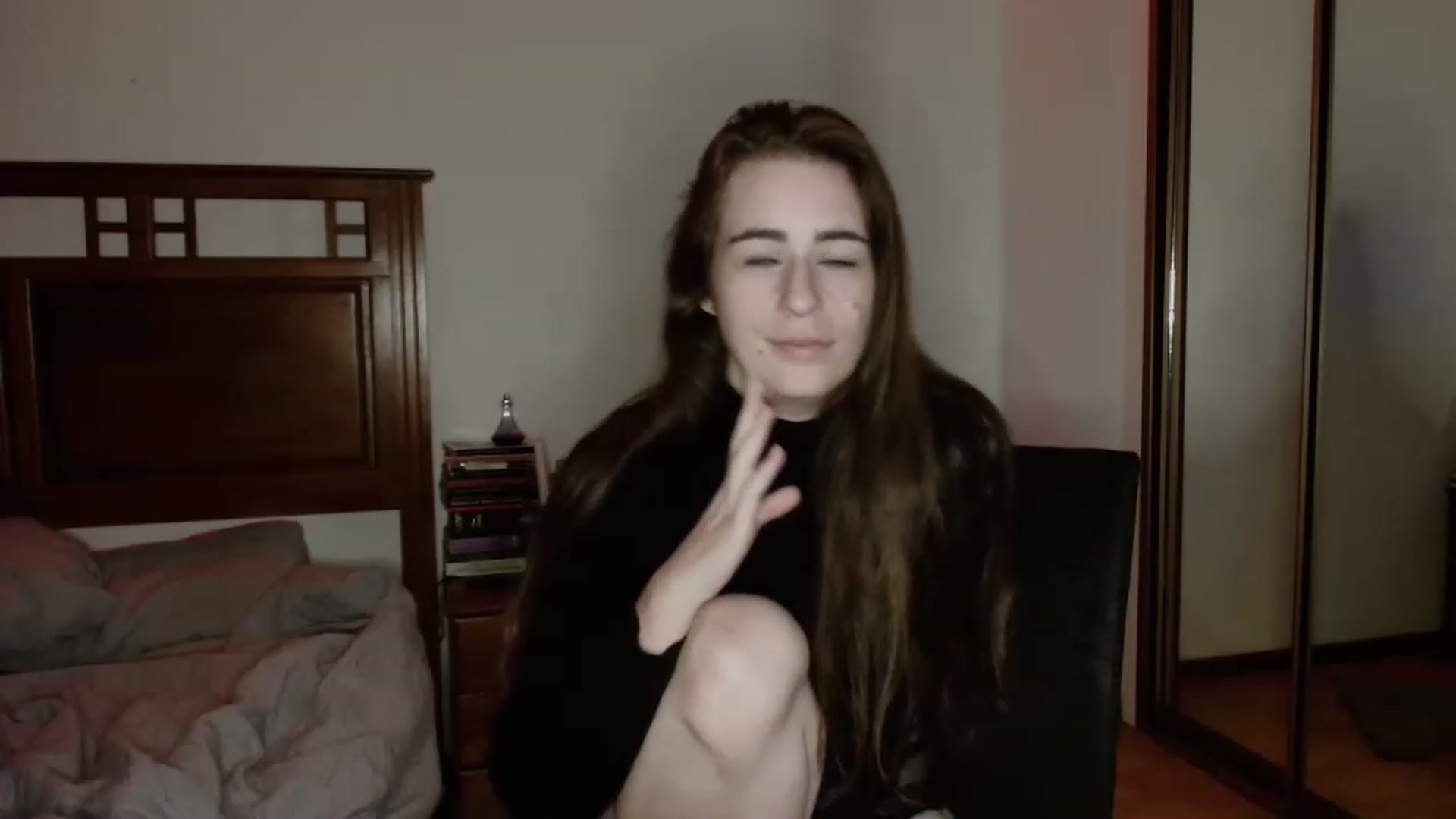 Gallery image thumbnail from EffyTudor's myfreecams stream on, 04/06/2023, 21:30 image 14 of 20